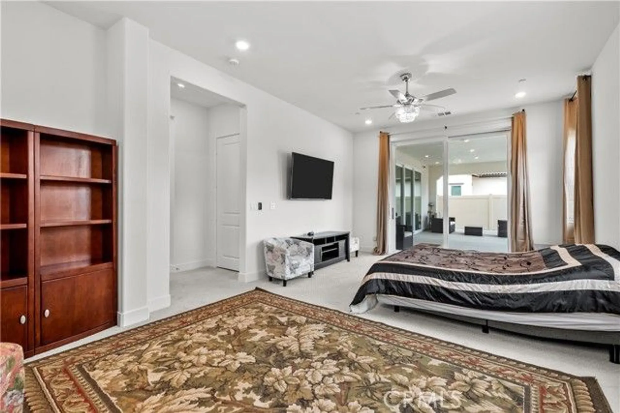 Property Slideshow image 17 of 46 | 24513 via sendero, Valencia, CA, 91354