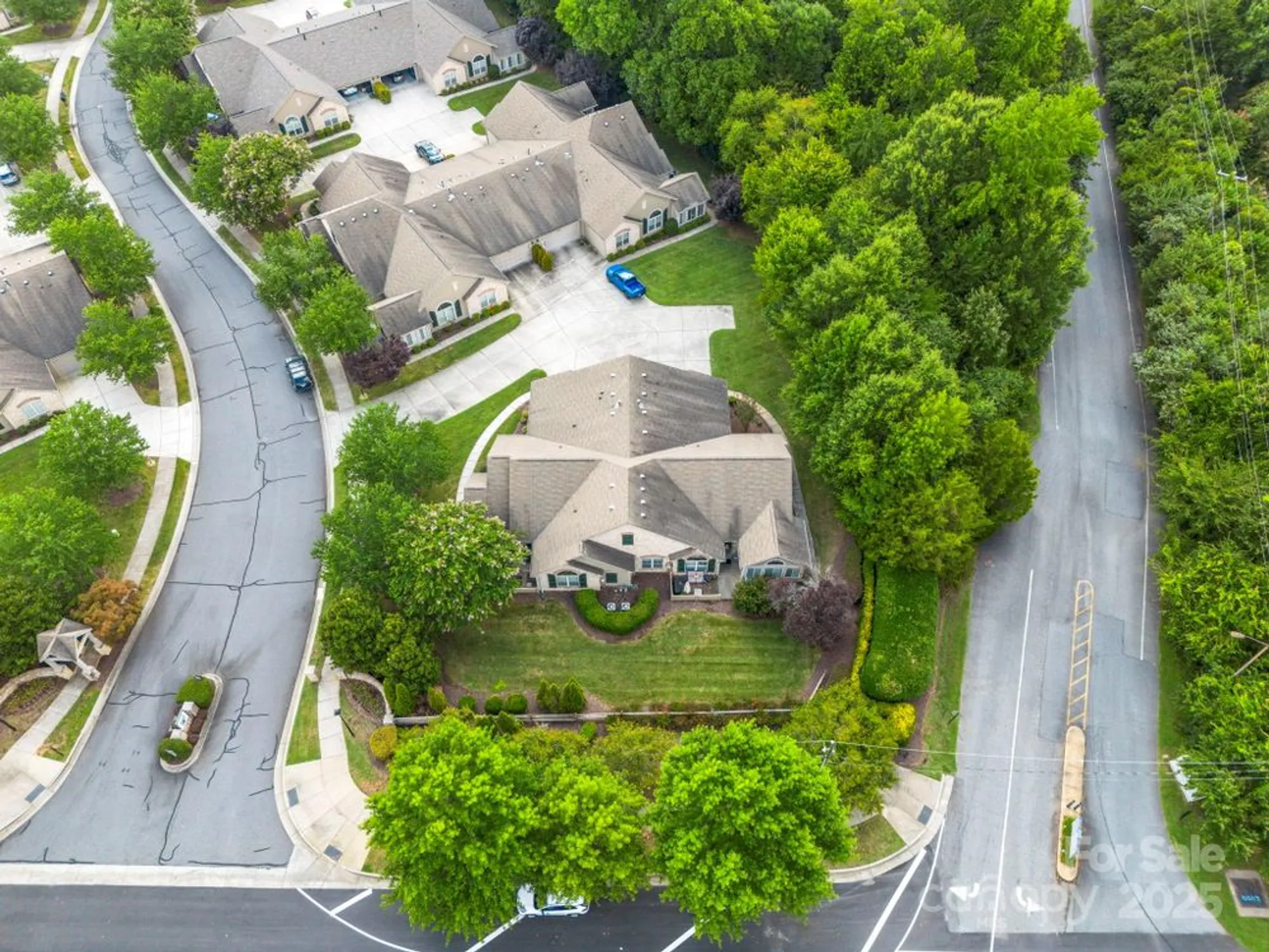 Property Slideshow image 25 of 31 | 2459 coltsview ln, Matthews, NC, 28105