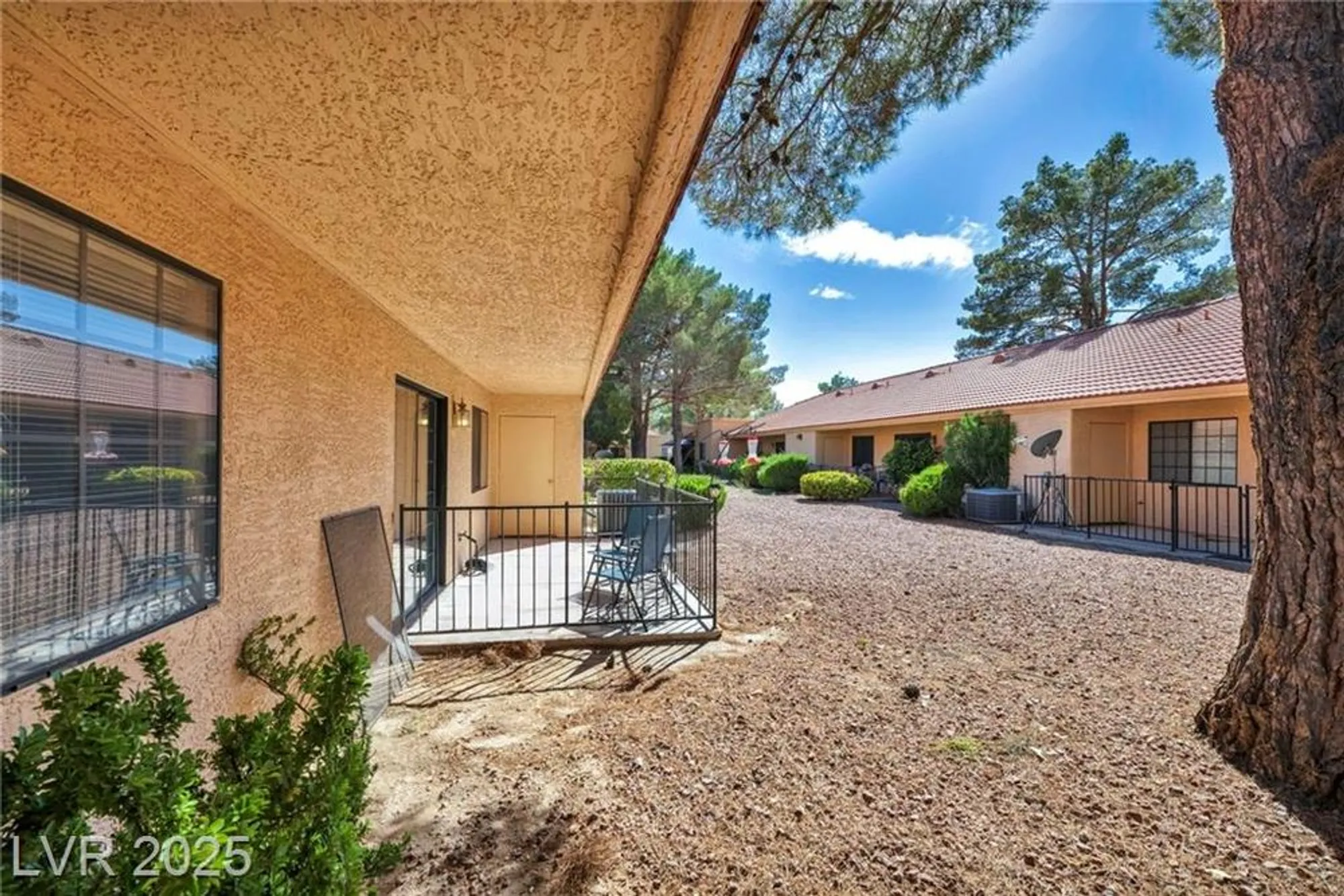 Property Slideshow image 37 of 44 | 2851 s valley view blvd unit 1025, Las Vegas, NV, 89102