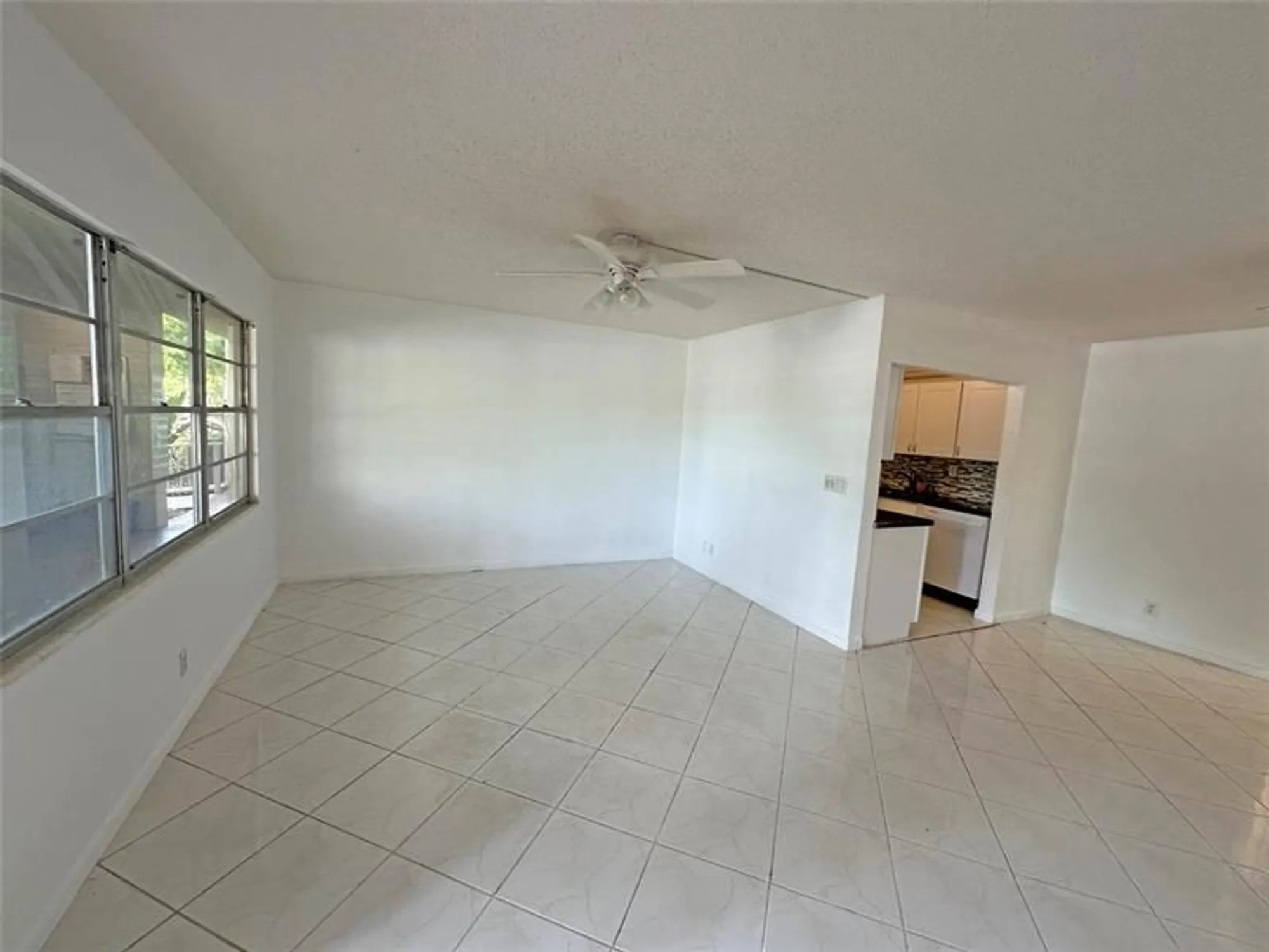 Property Slideshow image 5 of 17 | 1031 berkshire b # 1031, Deerfield Beach, FL, 33442
