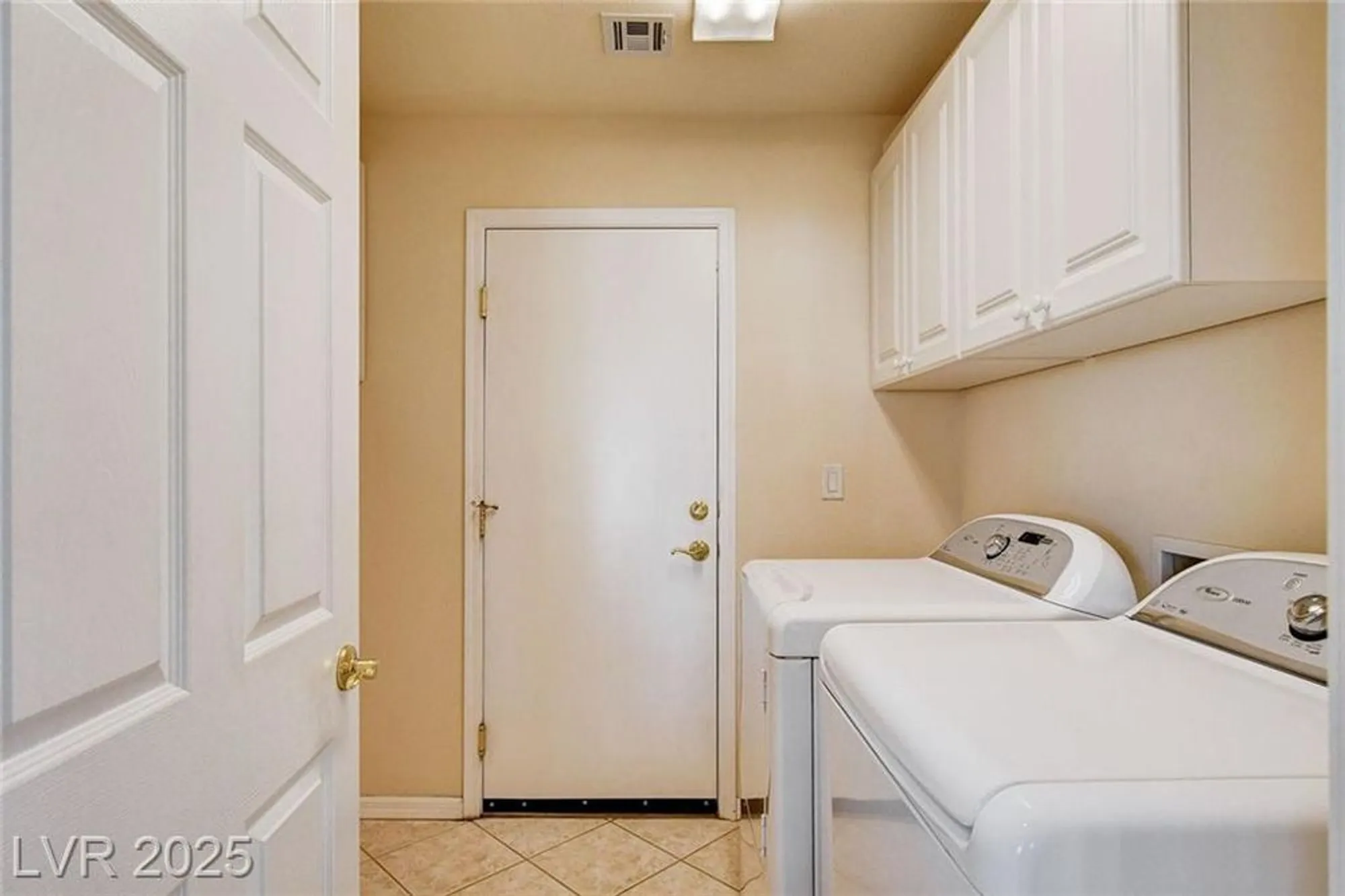 Property Slideshow image 34 of 50 | 10504 bambola pl, Las Vegas, NV, 89135