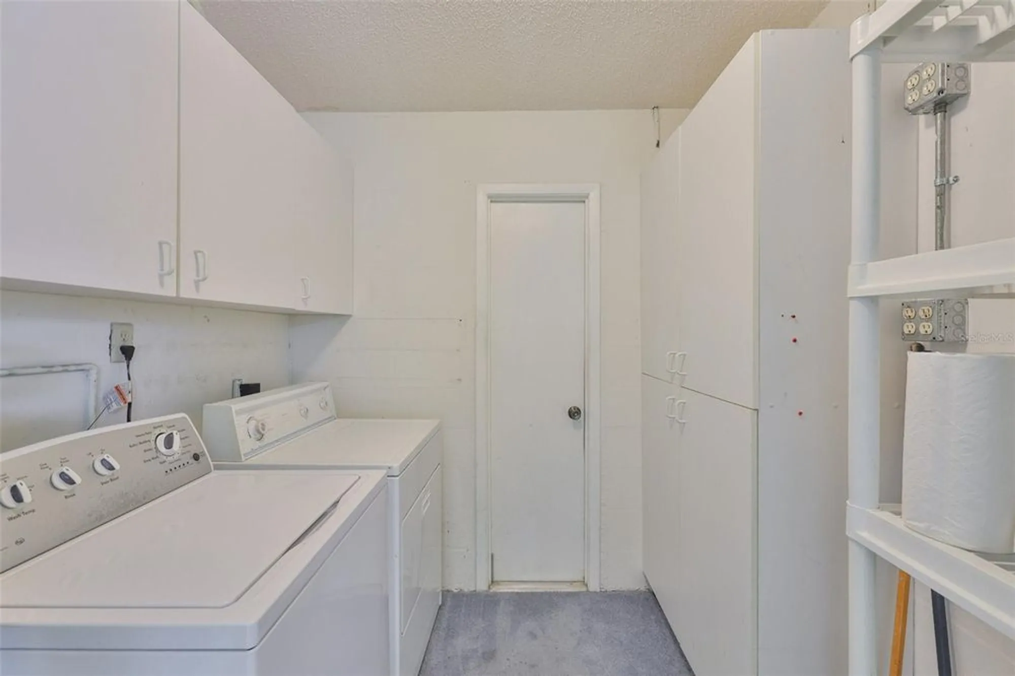 Property Slideshow image 20 of 49 | 1908 canterbury ln 20, Sun City Center, FL, 33573