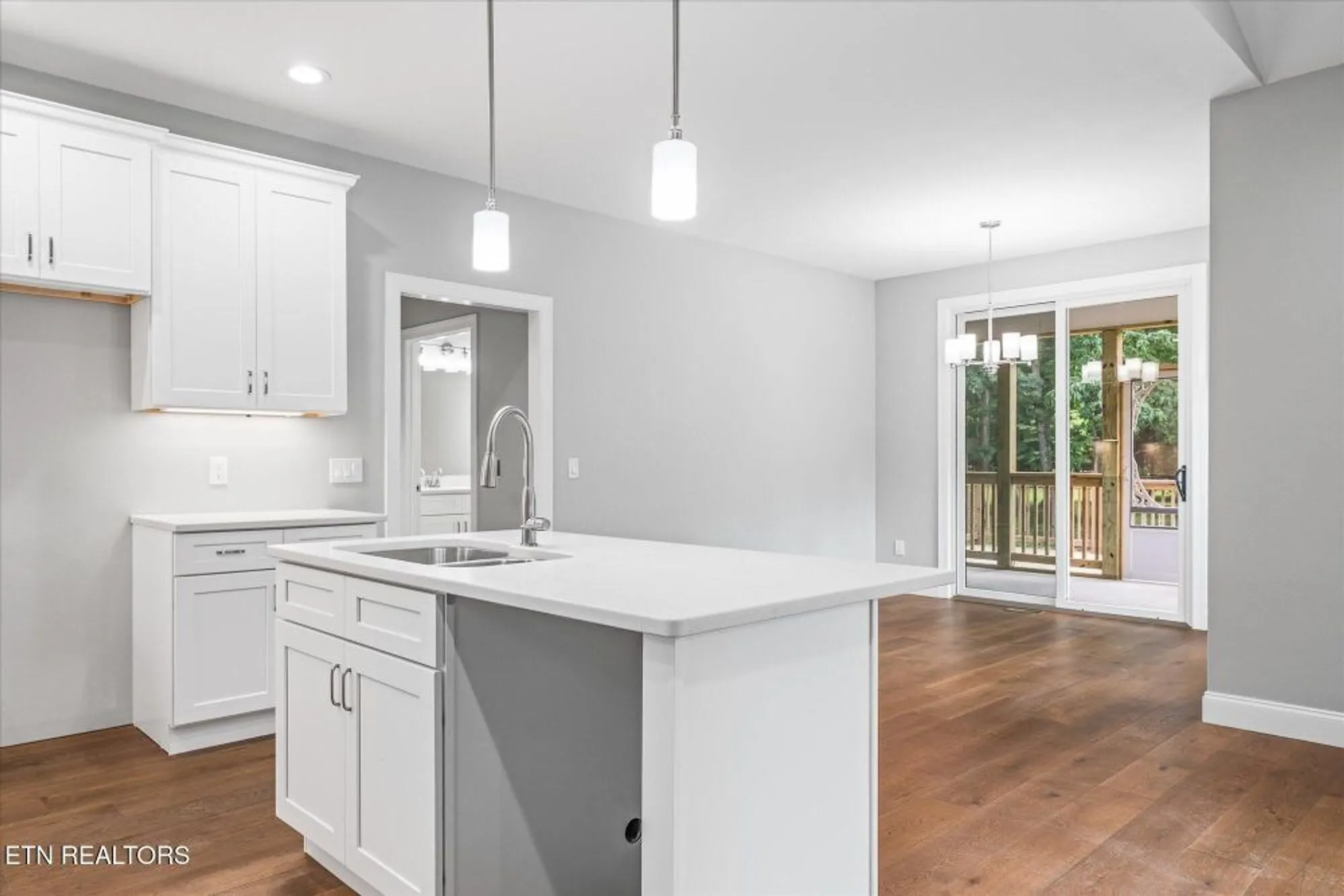 Property Slideshow image 15 of 43 | 145 lakeside dr, Crossville, TN, 38558