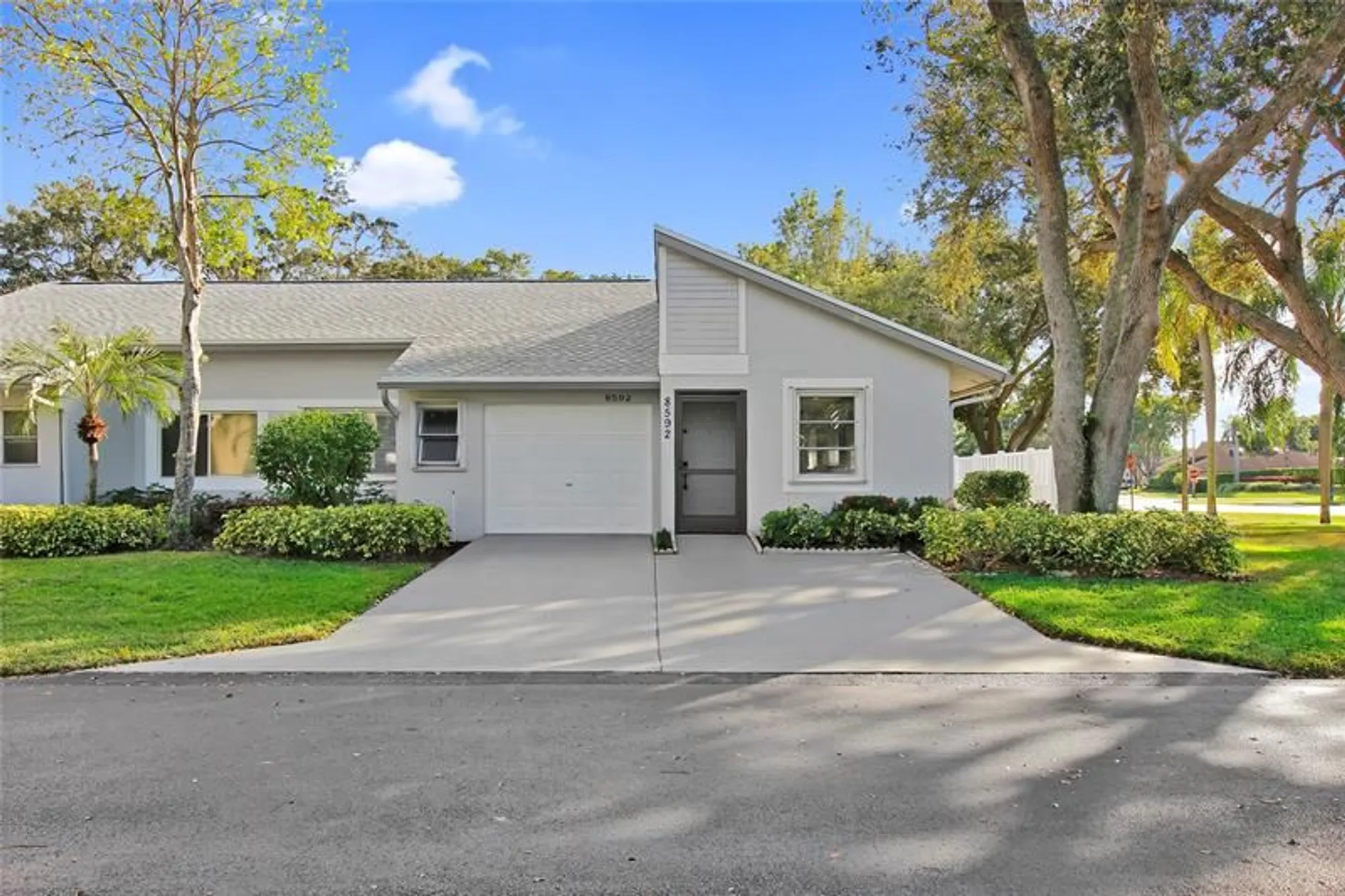 Property Slideshow image 2 of 39 | 8592 flamingo dr, Boca Raton, FL, 33496