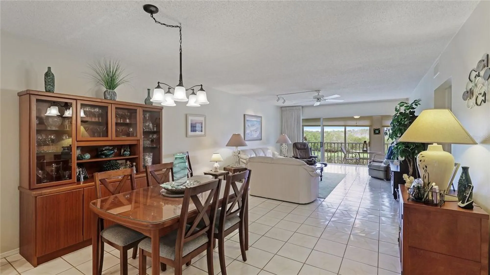Property Slideshow image 13 of 73 | 1109 edgewater cir # 1109, Bradenton, FL, 34209