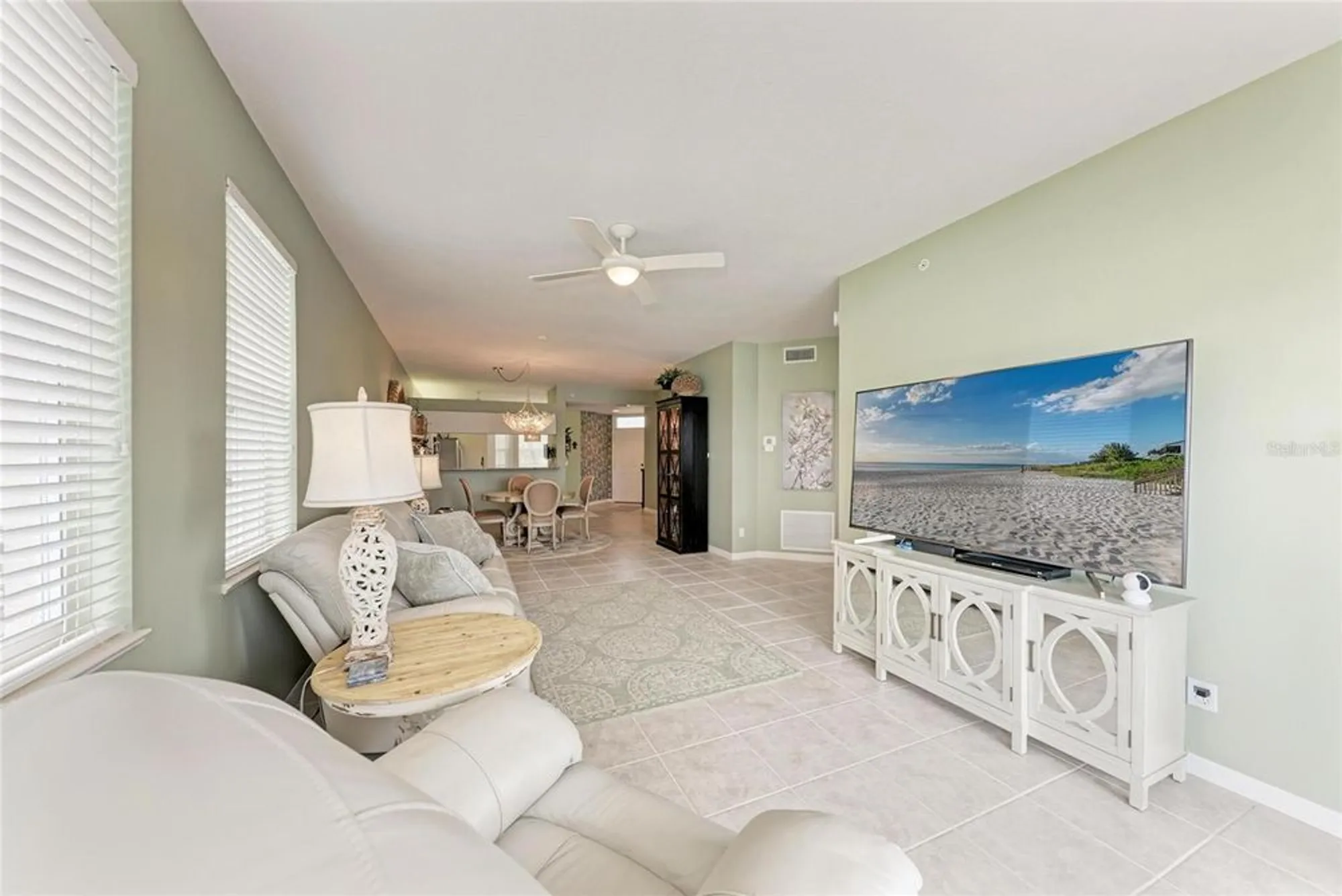 Property Slideshow image 8 of 43 | 119 woodbridge dr 103, Venice, FL, 34293