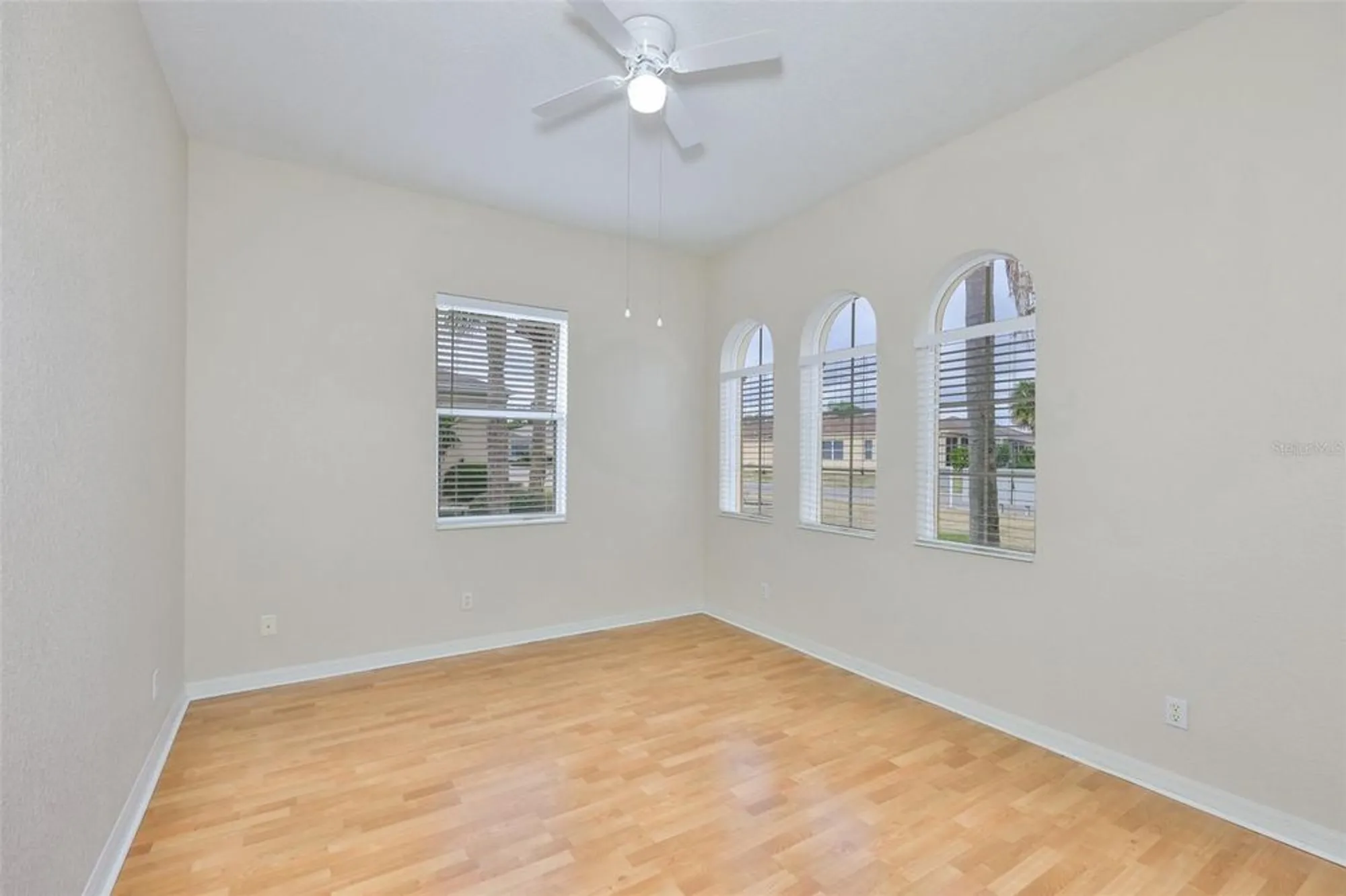 Property Slideshow image 16 of 40 | 840 king leon way, Sun City Center, FL, 33573