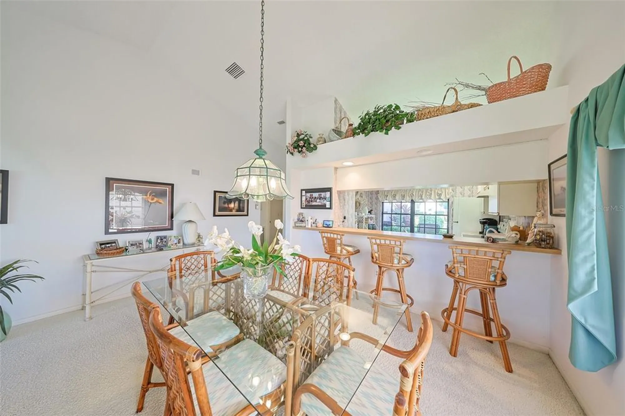 Property Slideshow image 8 of 56 | 5941 clubside dr # 5941, Sarasota, FL, 34243