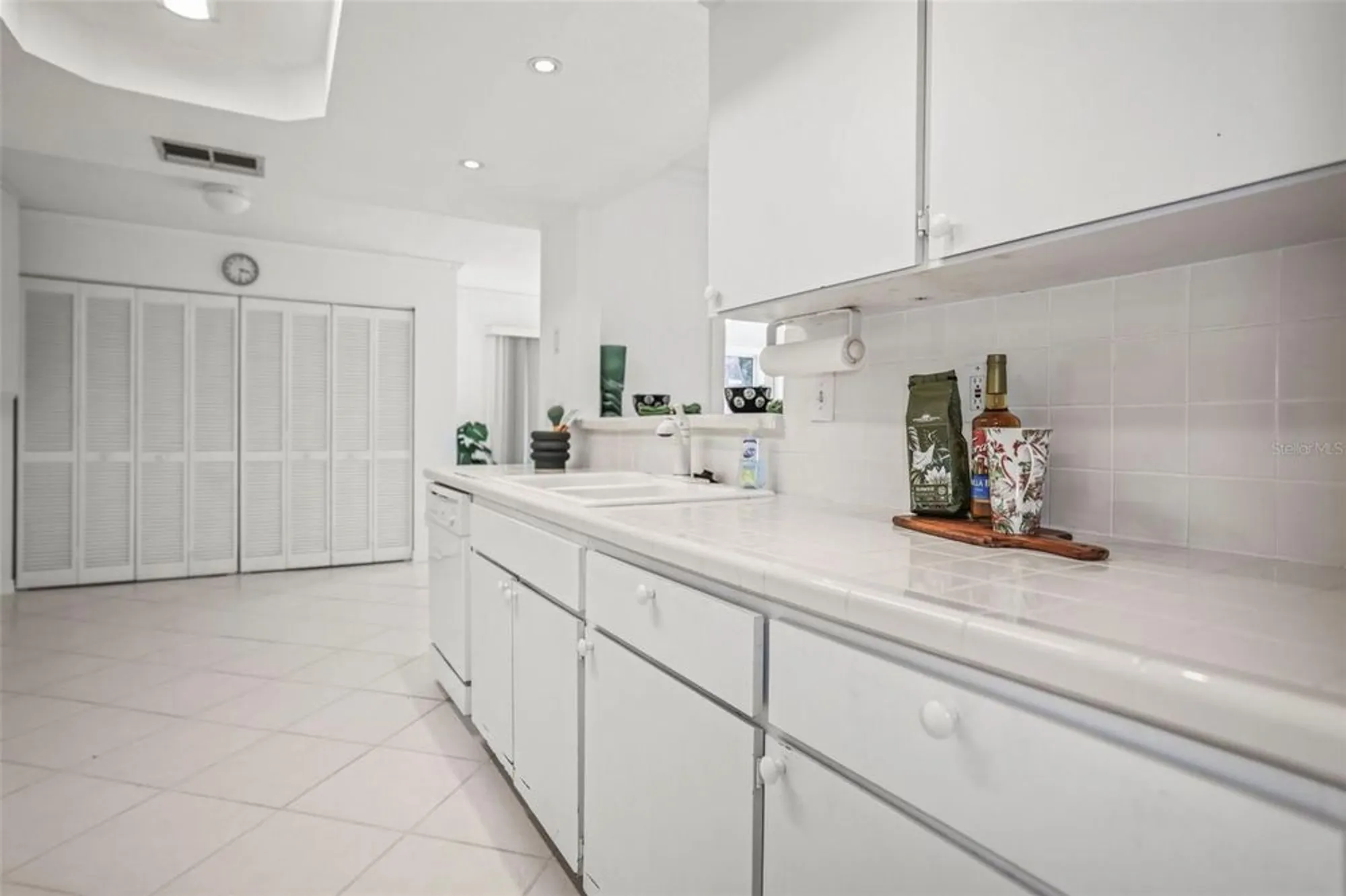 Property Slideshow image 7 of 66 | 1128 lanyard st, Palm Harbor, FL, 34685