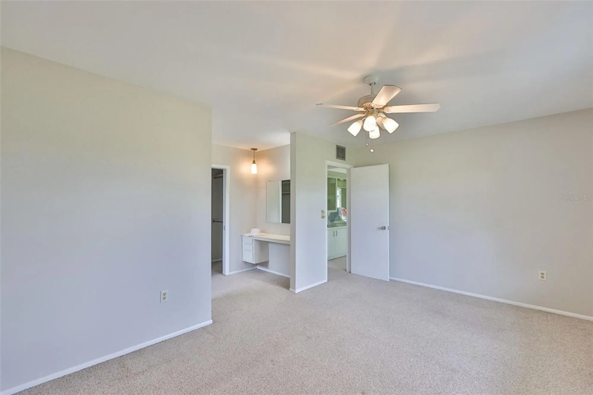 Property Slideshow image 19 of 41 | 823 fox hills dr, Sun City Center, FL, 33573