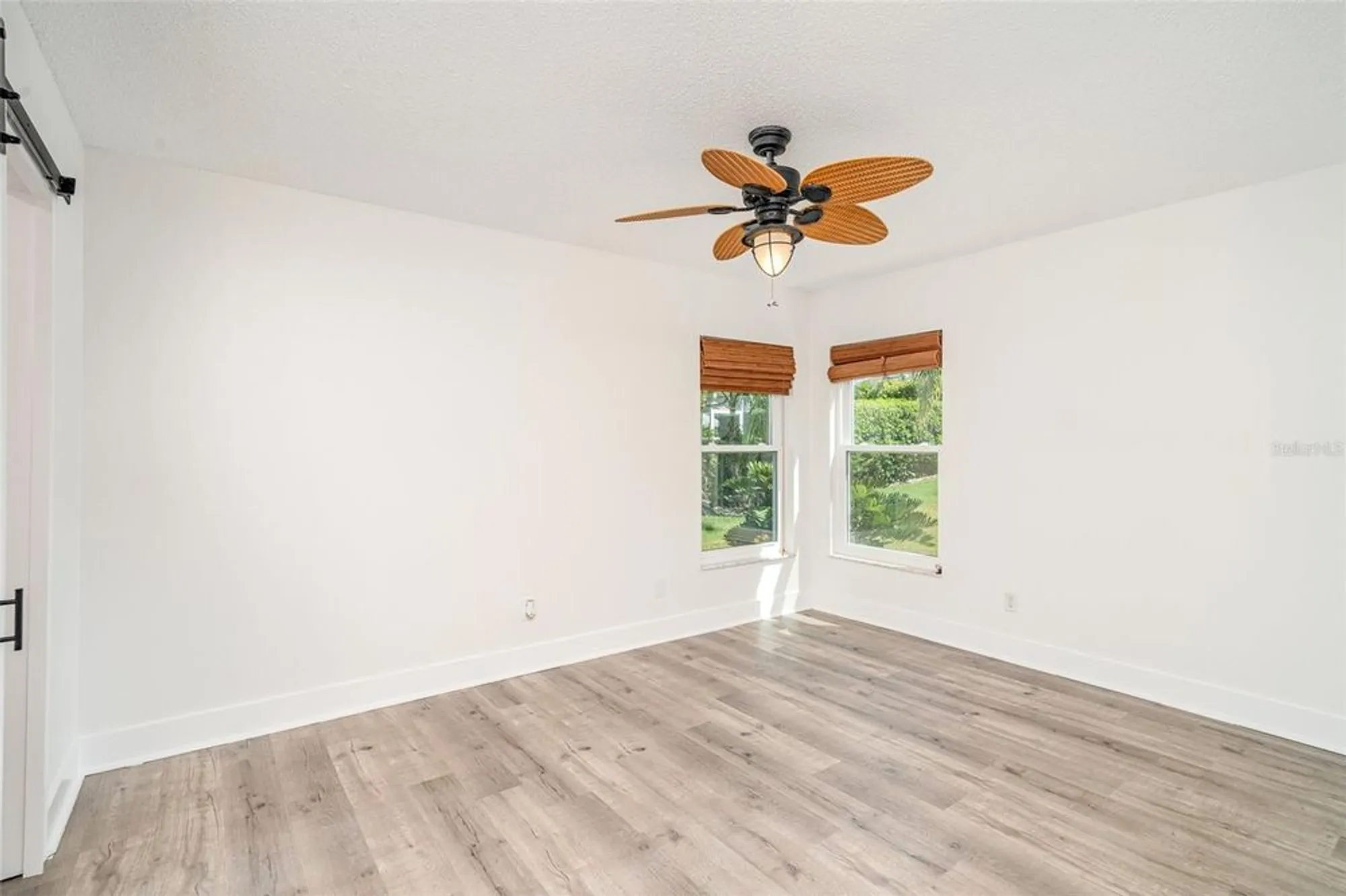 Property Slideshow image 19 of 31 | 2048 berry roberts dr, Sun City Center, FL, 33573