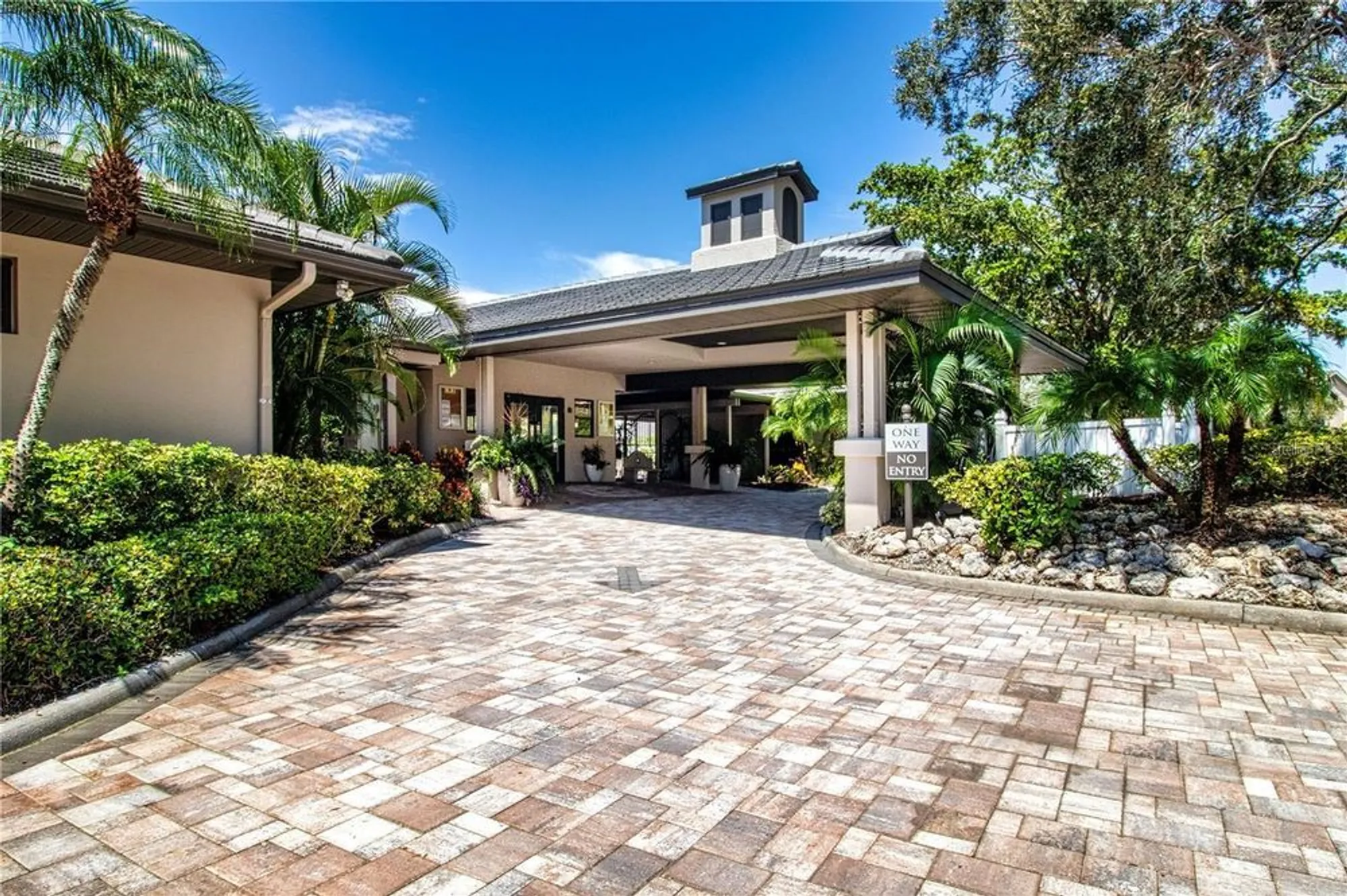 Property Slideshow image 30 of 39 | 5273 heron way # 202, Sarasota, FL, 34231