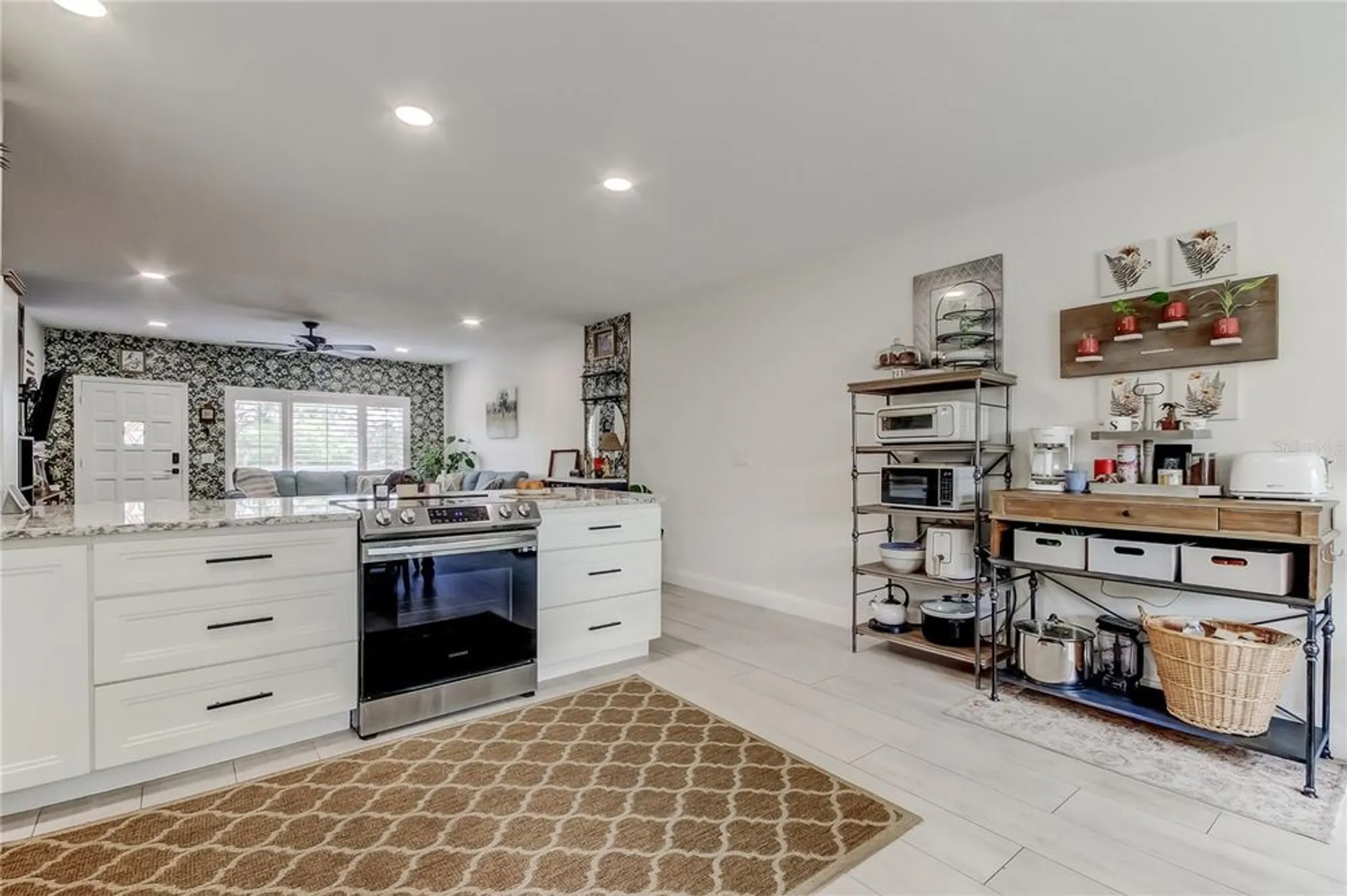 Property Slideshow image 15 of 66 | 2170 americus blvd 64, Clearwater, FL, 33763