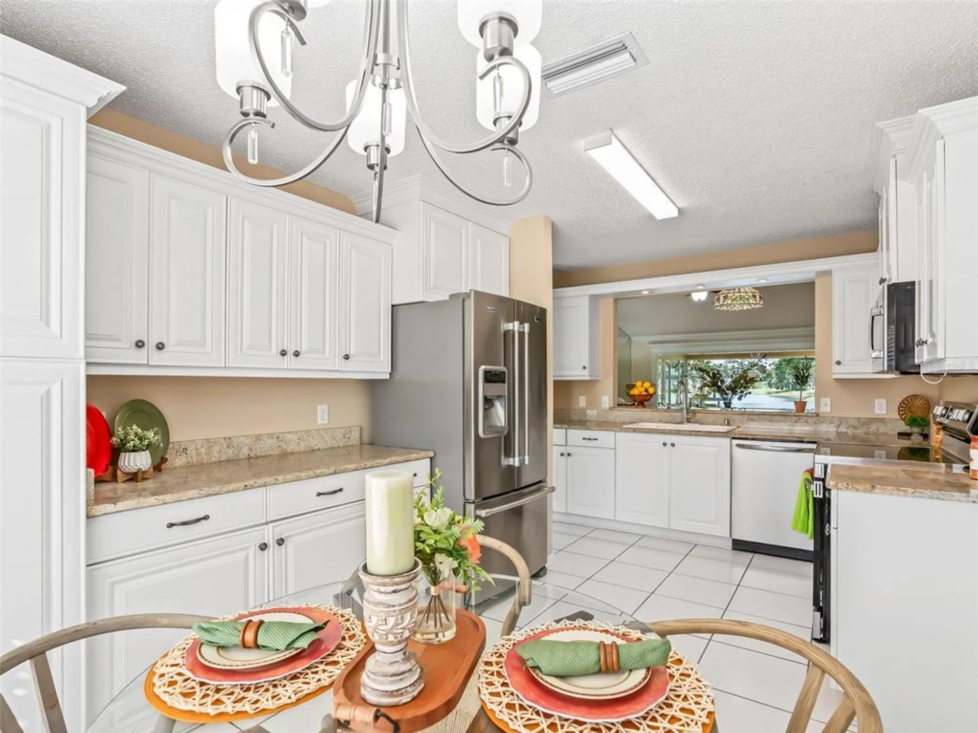 Property Slideshow image 25 of 51 | 1013 del rio dr, Lady Lake, FL, 32159