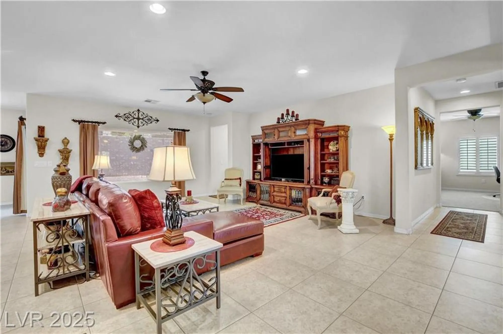 Property Slideshow image 15 of 66 | 2312 perrysburg dr, Henderson, NV, 89044
