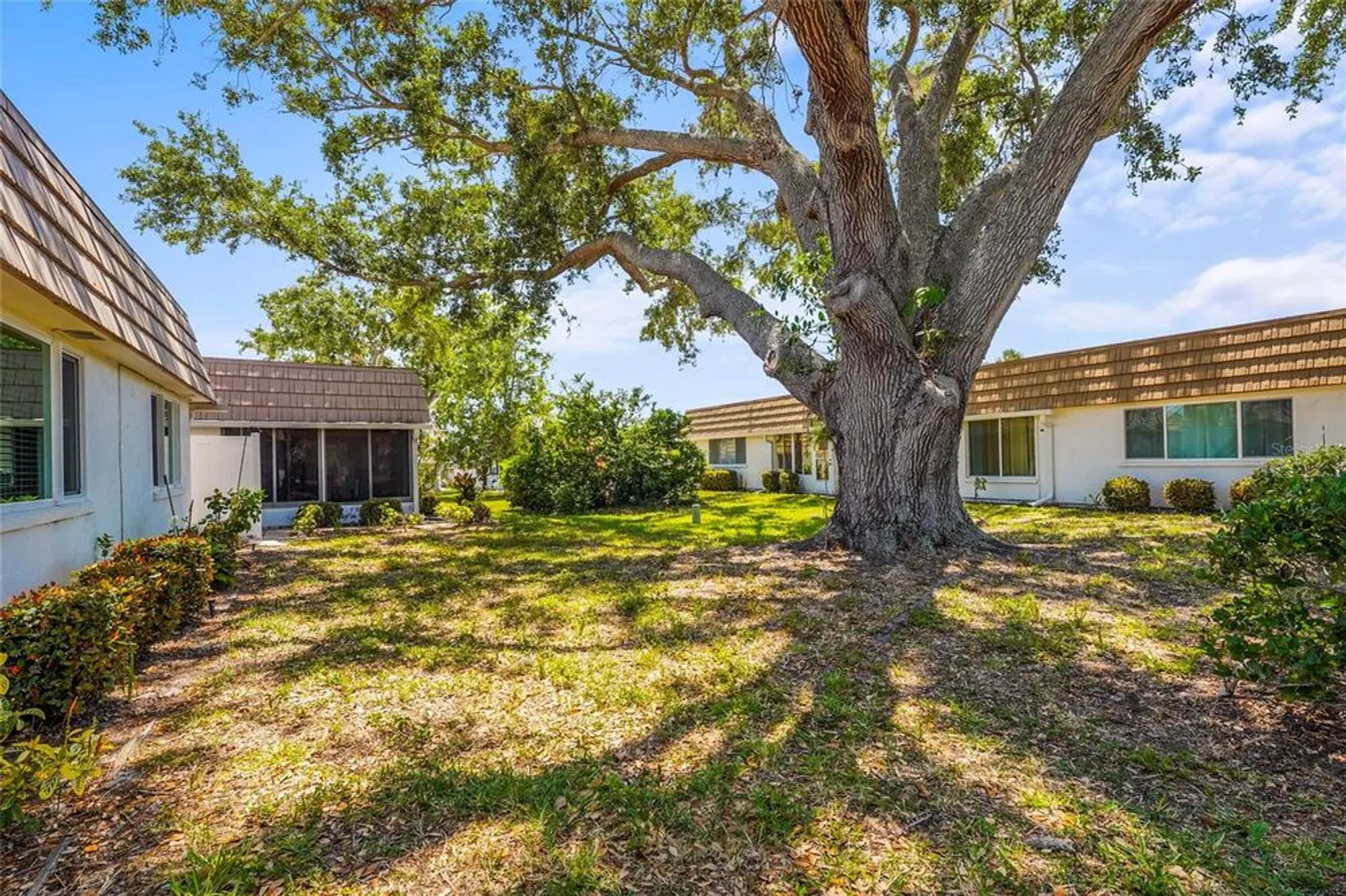 Property Slideshow image 25 of 39 | 2531 riverbluff pkwy # v181, Sarasota, FL, 34231