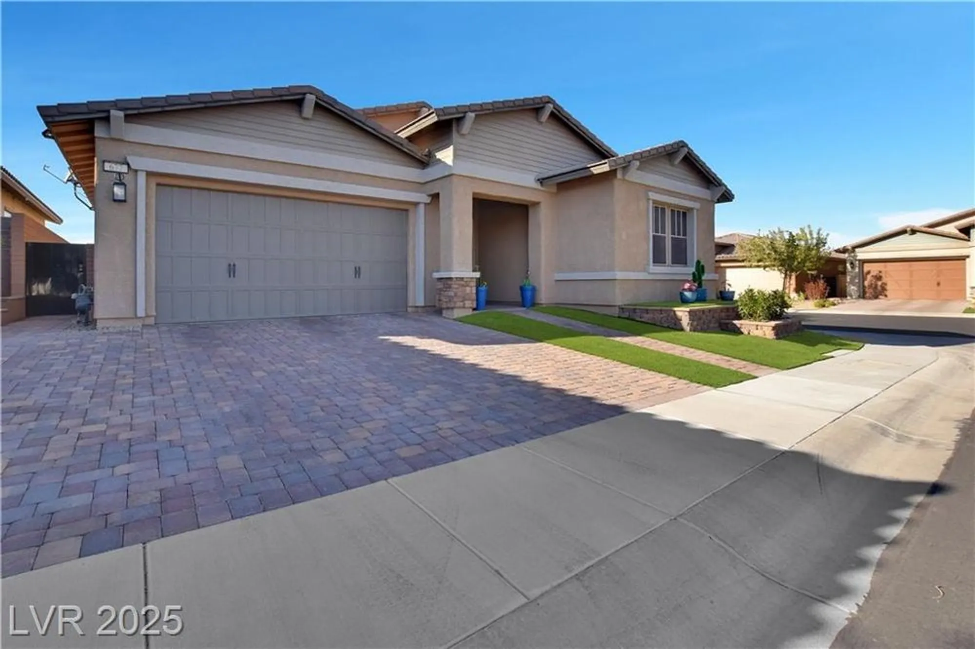 Property Slideshow image 2 of 30 | 677 look lively ct, Henderson, NV, 89011