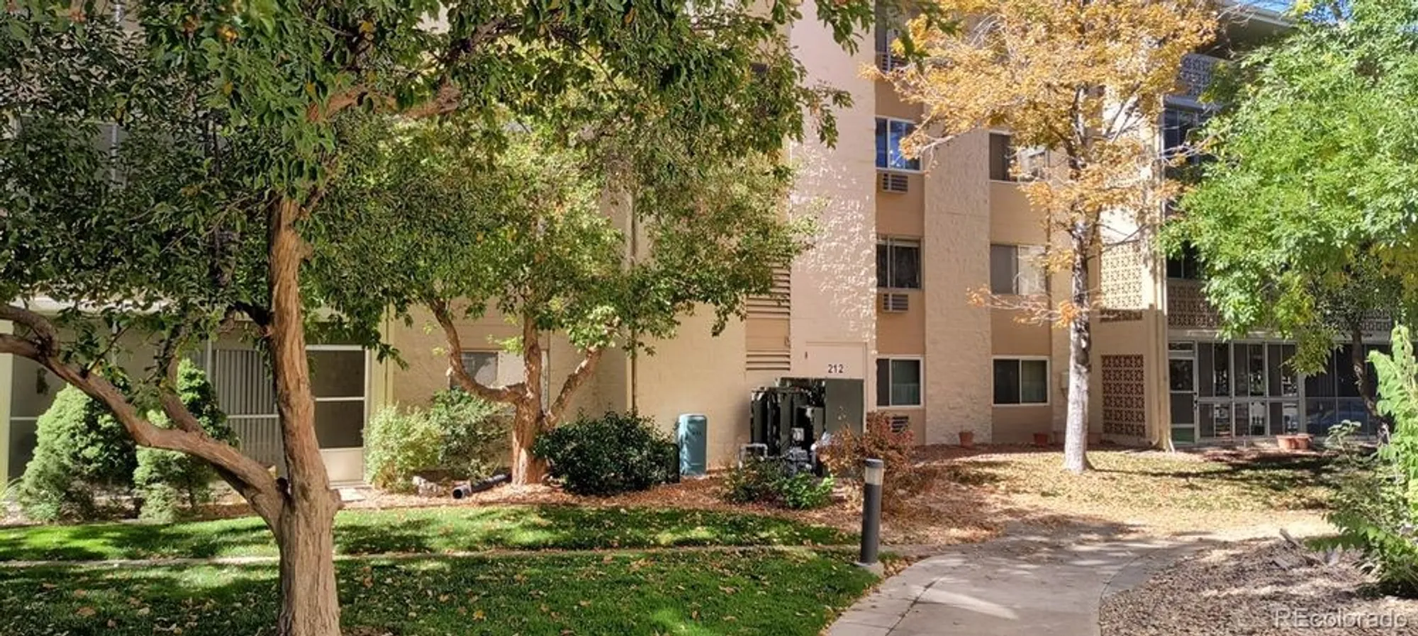 Property Slideshow image 17 of 20 | 3184 s heather gardens way 212, Aurora, CO, 80014