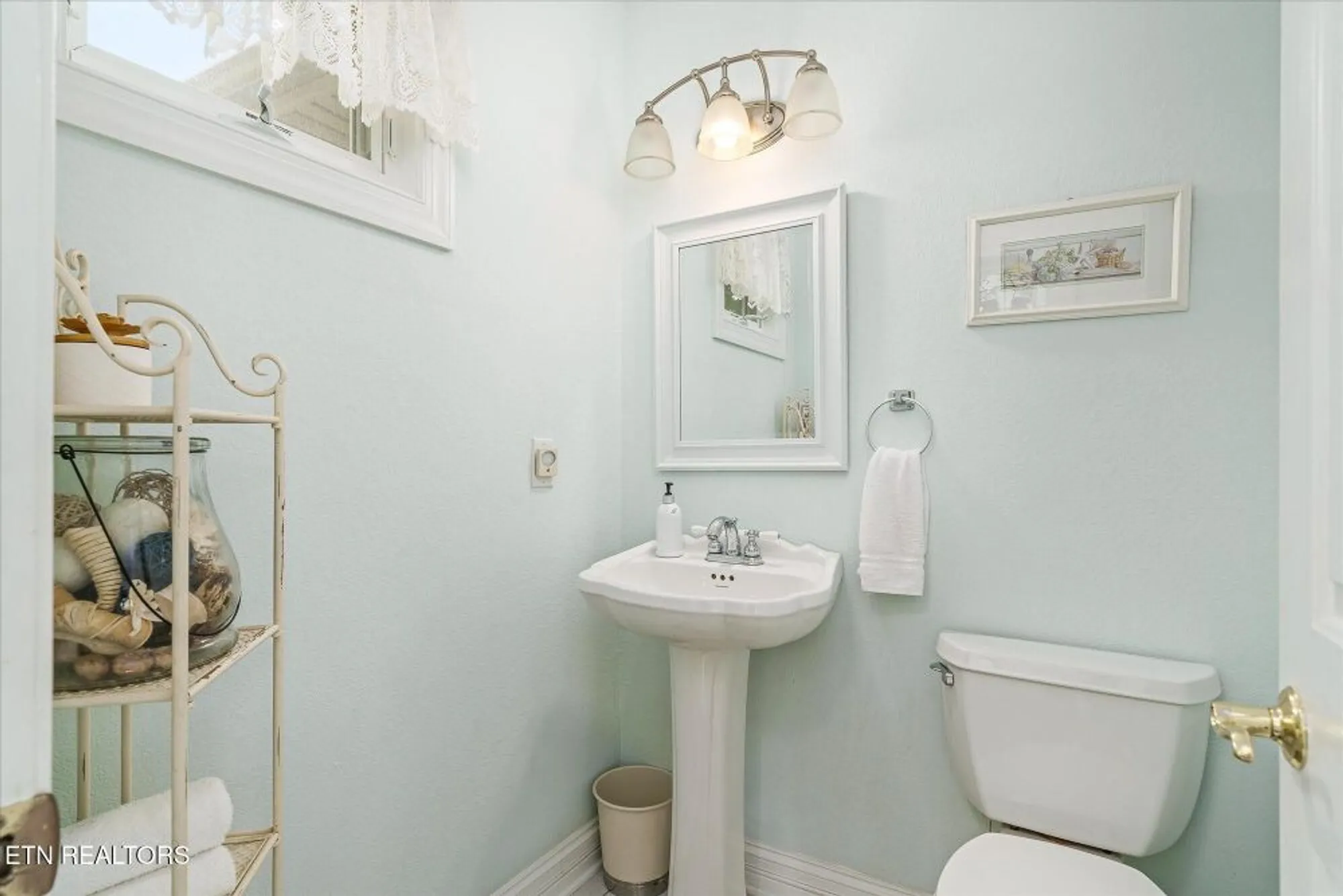 Property Slideshow image 14 of 26 | 545 snead dr, Crossville, TN, 38558