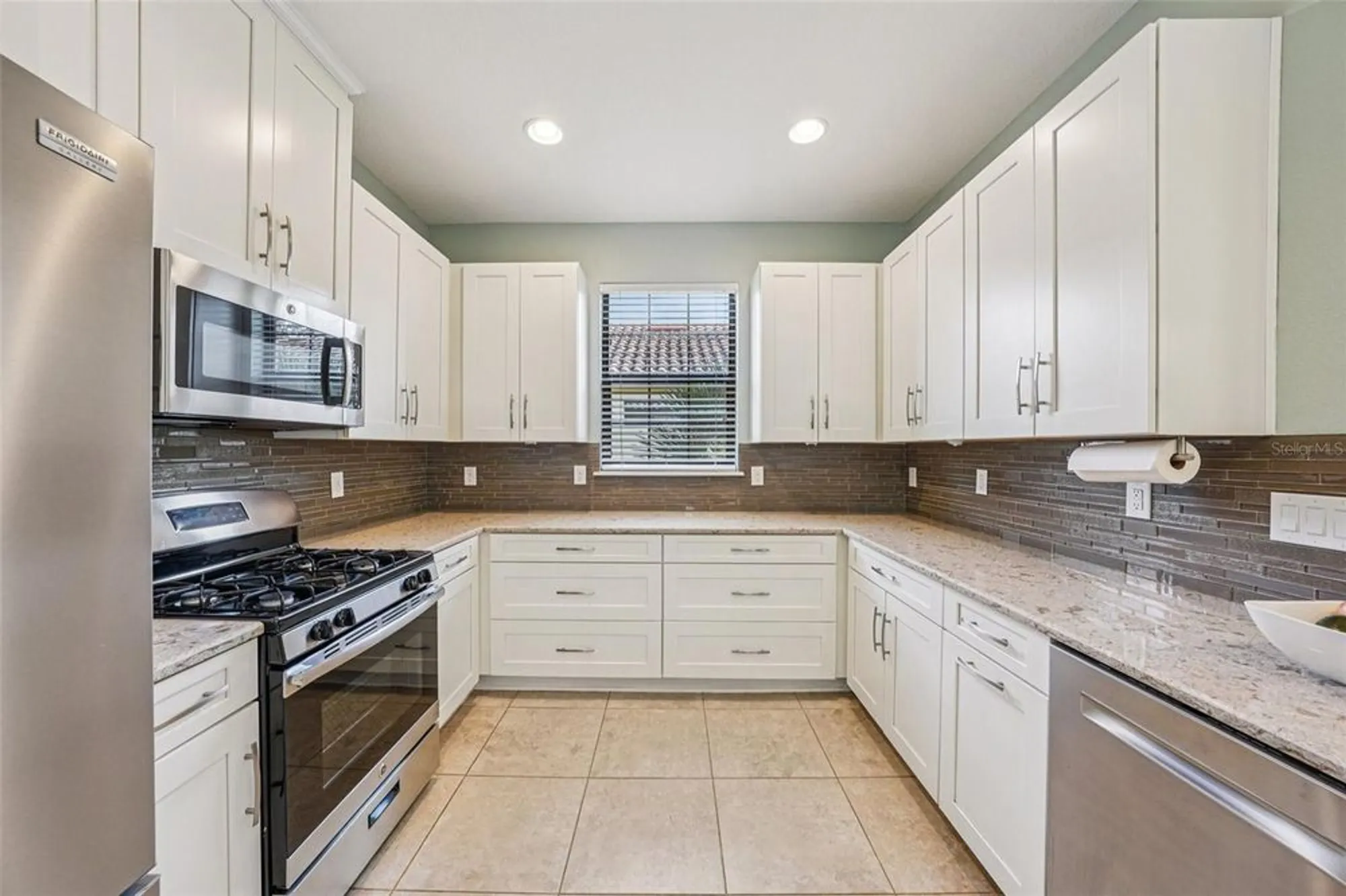 Property Slideshow image 7 of 31 | 8433 alberata vista dr, Tampa, FL, 33647