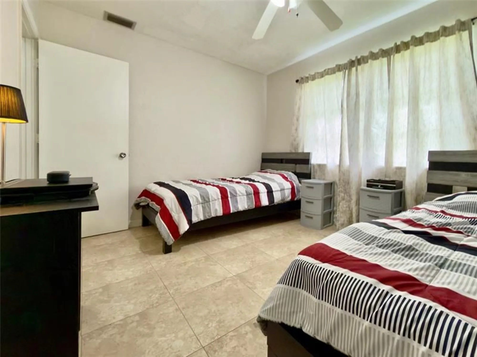 Property Slideshow image 21 of 27 | 4510 nw 46th st, Tamarac, FL, 33319