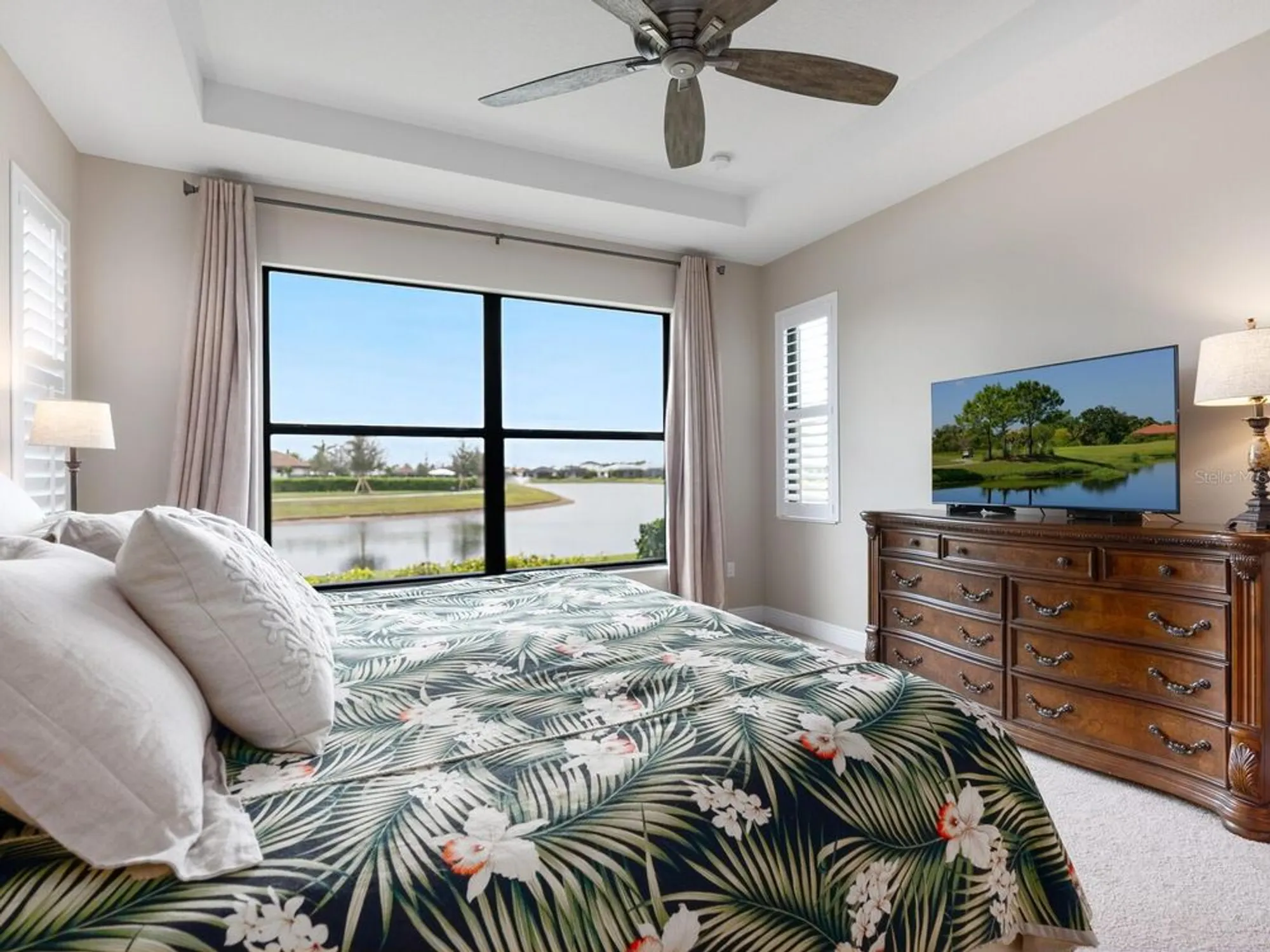 Property Slideshow image 16 of 51 | 4925 surfside cir, Bradenton, FL, 34211