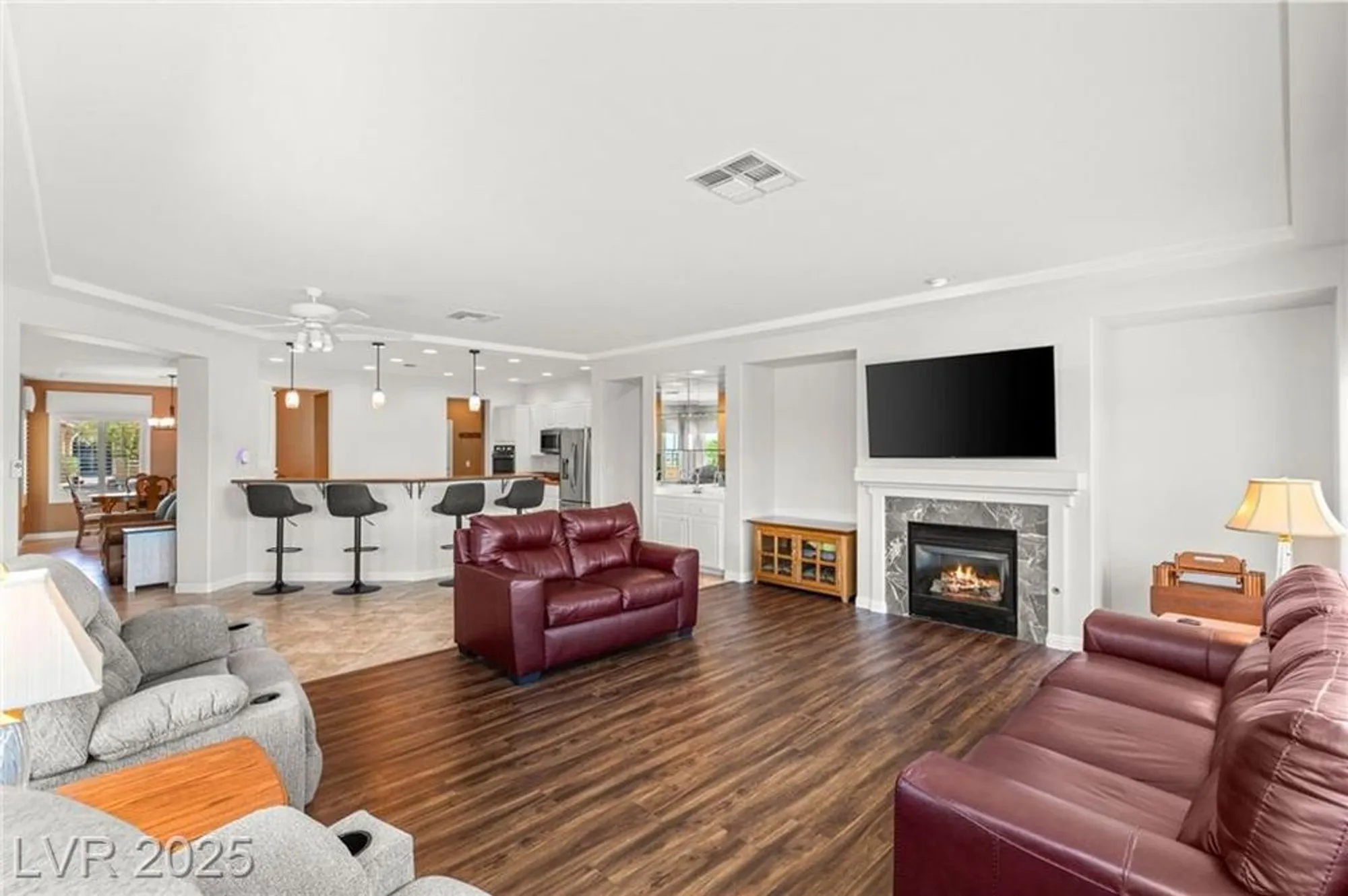 Property Slideshow image 13 of 28 | 2069 colvin run dr, Henderson, NV, 89052