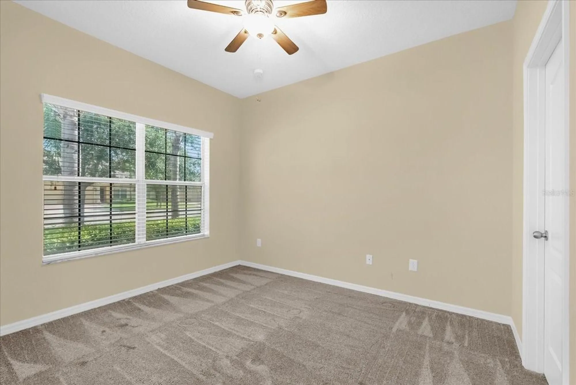 Property Slideshow image 18 of 38 | 3205 sonesta ct b, Clermont, FL, 34711