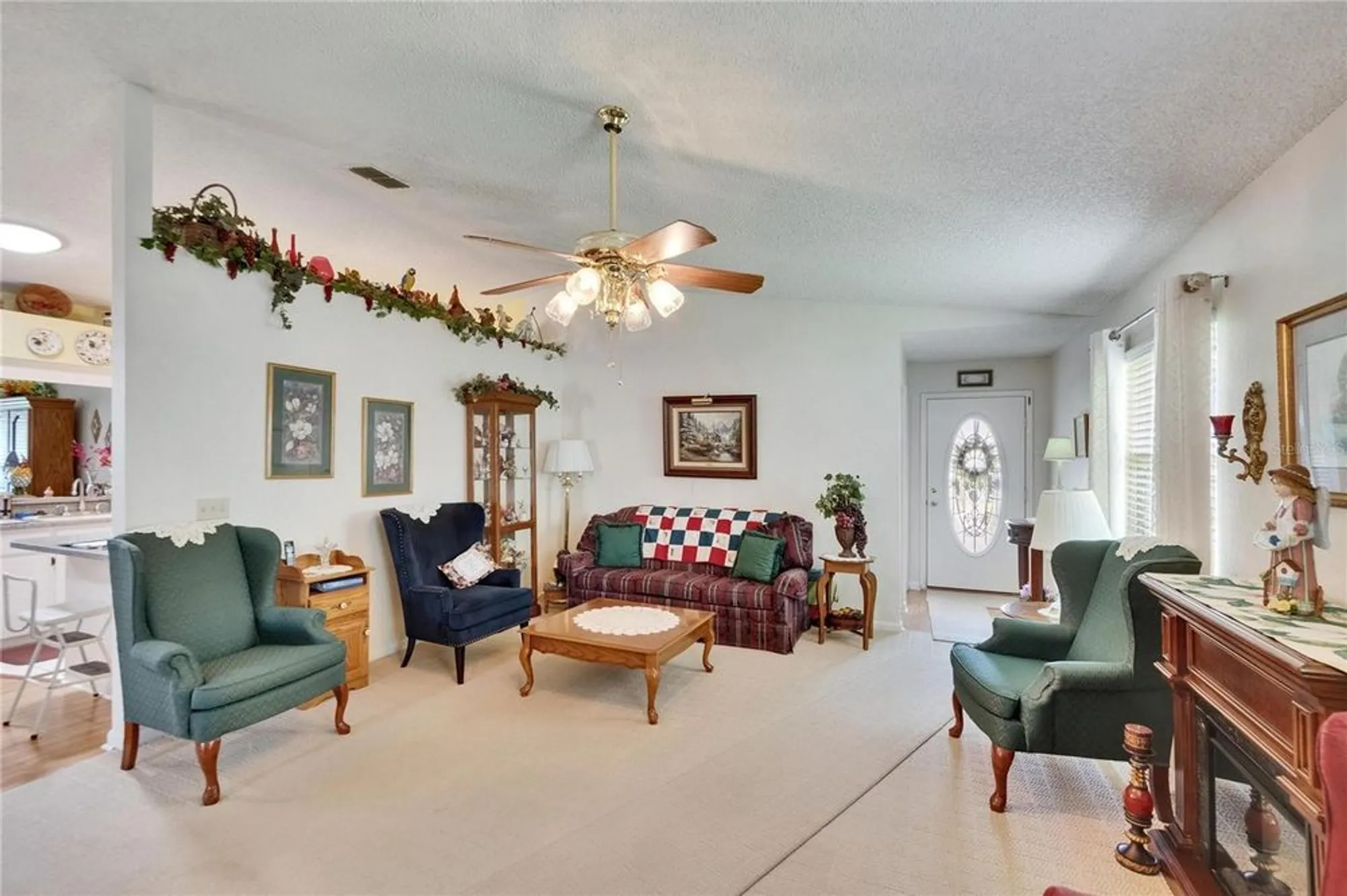 Property Slideshow image 7 of 94 | 3154 prairie dunes cir, Lakeland, FL, 33810