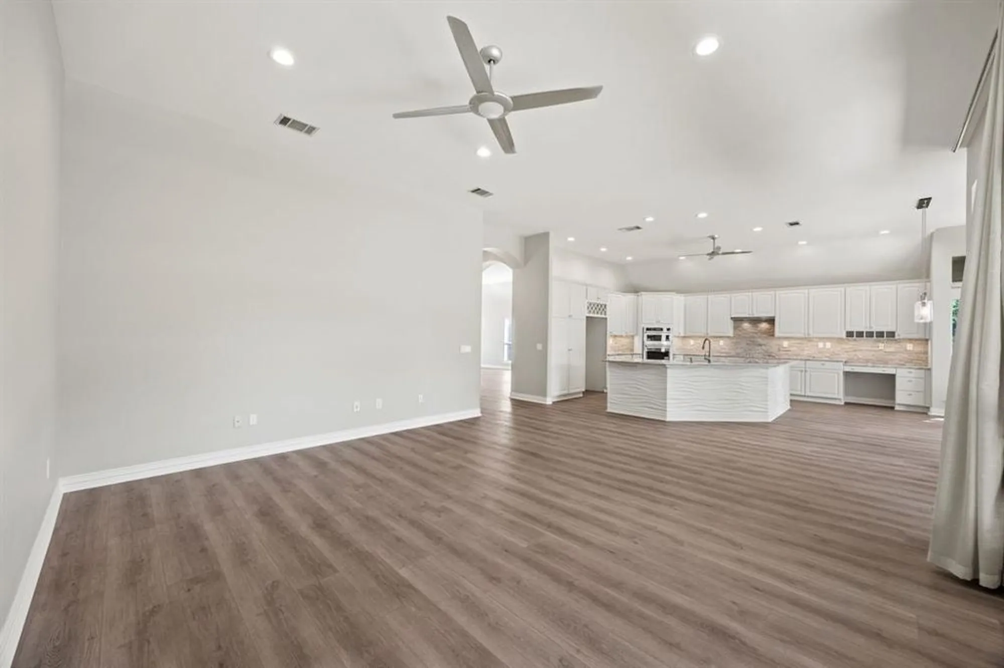 Property Slideshow image 7 of 30 | 10409 countryside dr, Denton, TX, 76207