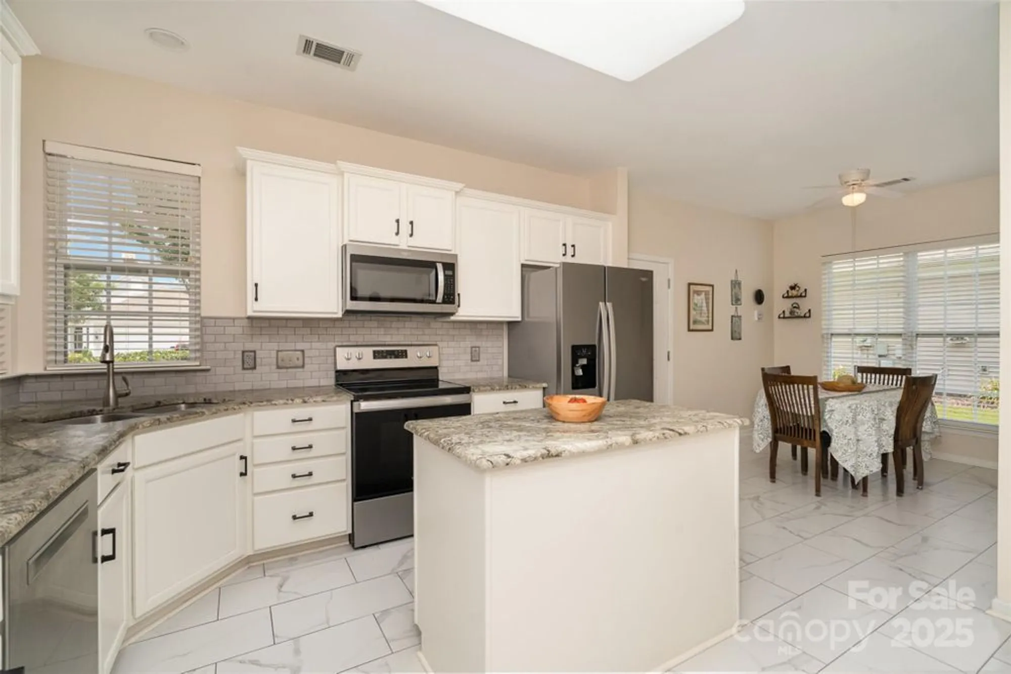 Property Slideshow image 8 of 38 | 4079 murray st, Fort Mill, SC, 29707