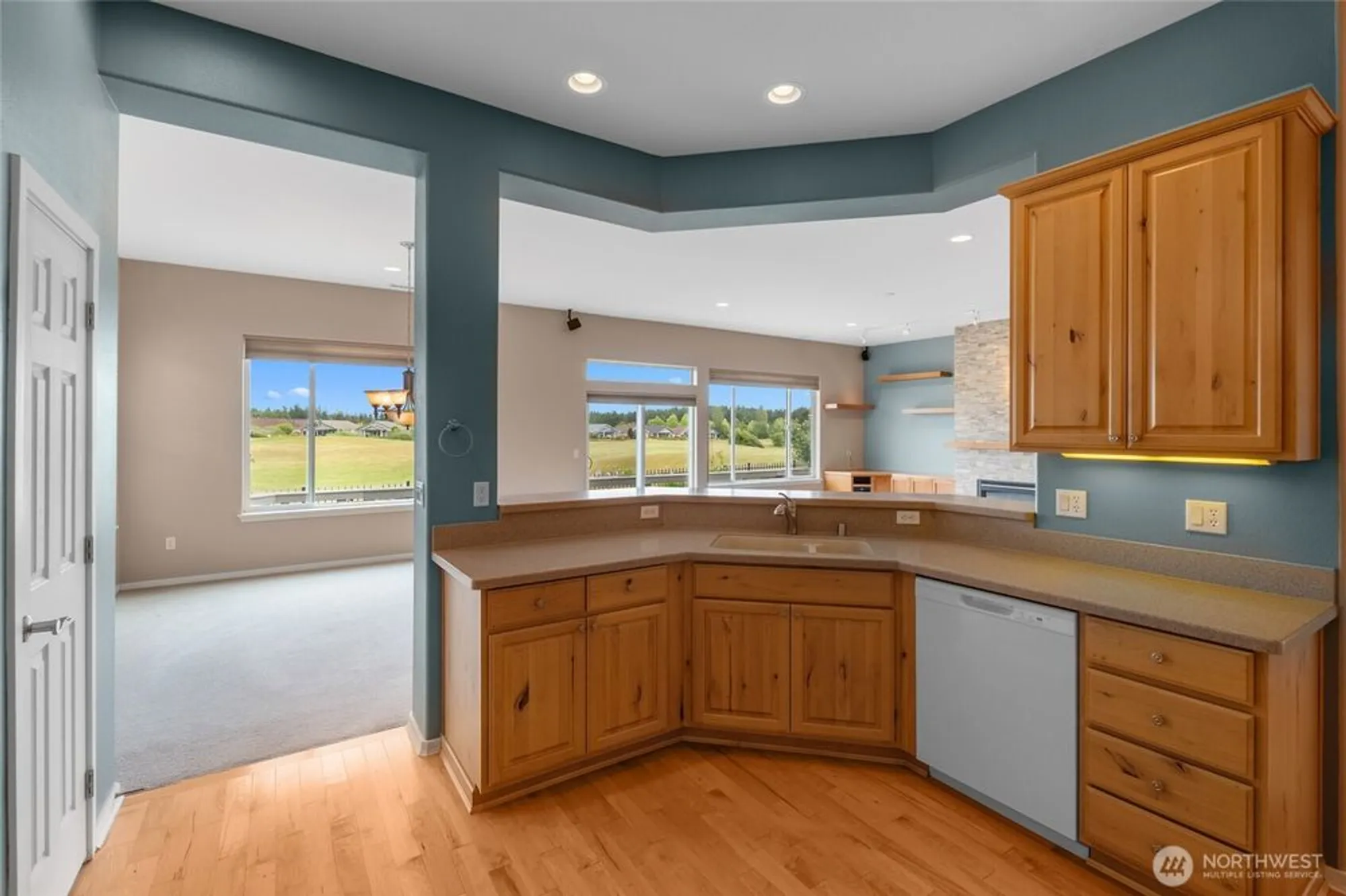 Property Slideshow image 14 of 40 | 4420 vashon dr, Lacey, WA, 98516