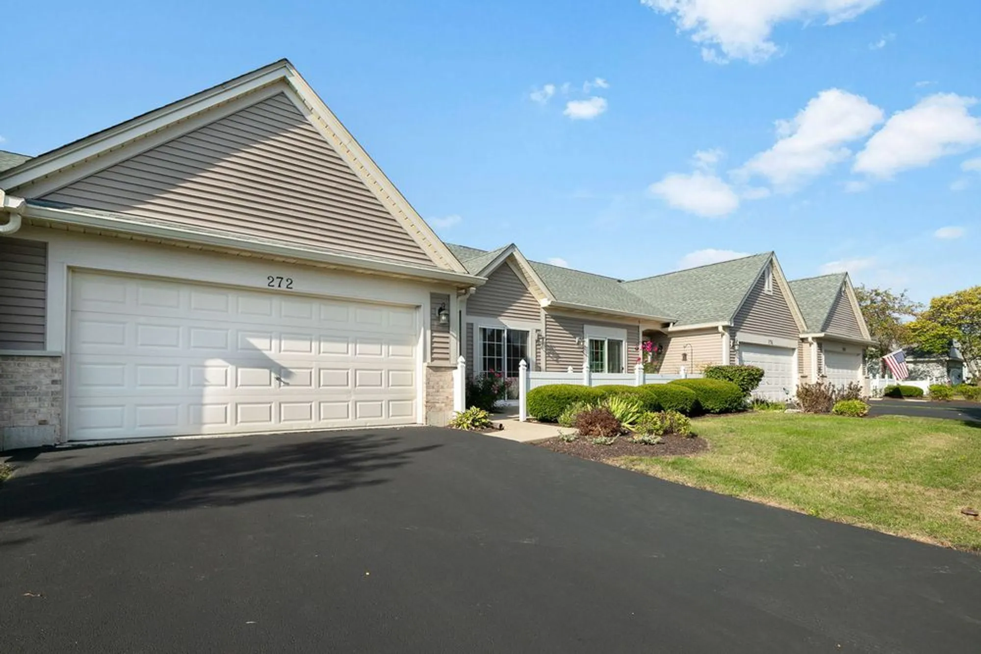 Property Slideshow image 29 of 32 | 272 enfield ln, Grayslake, IL, 60030