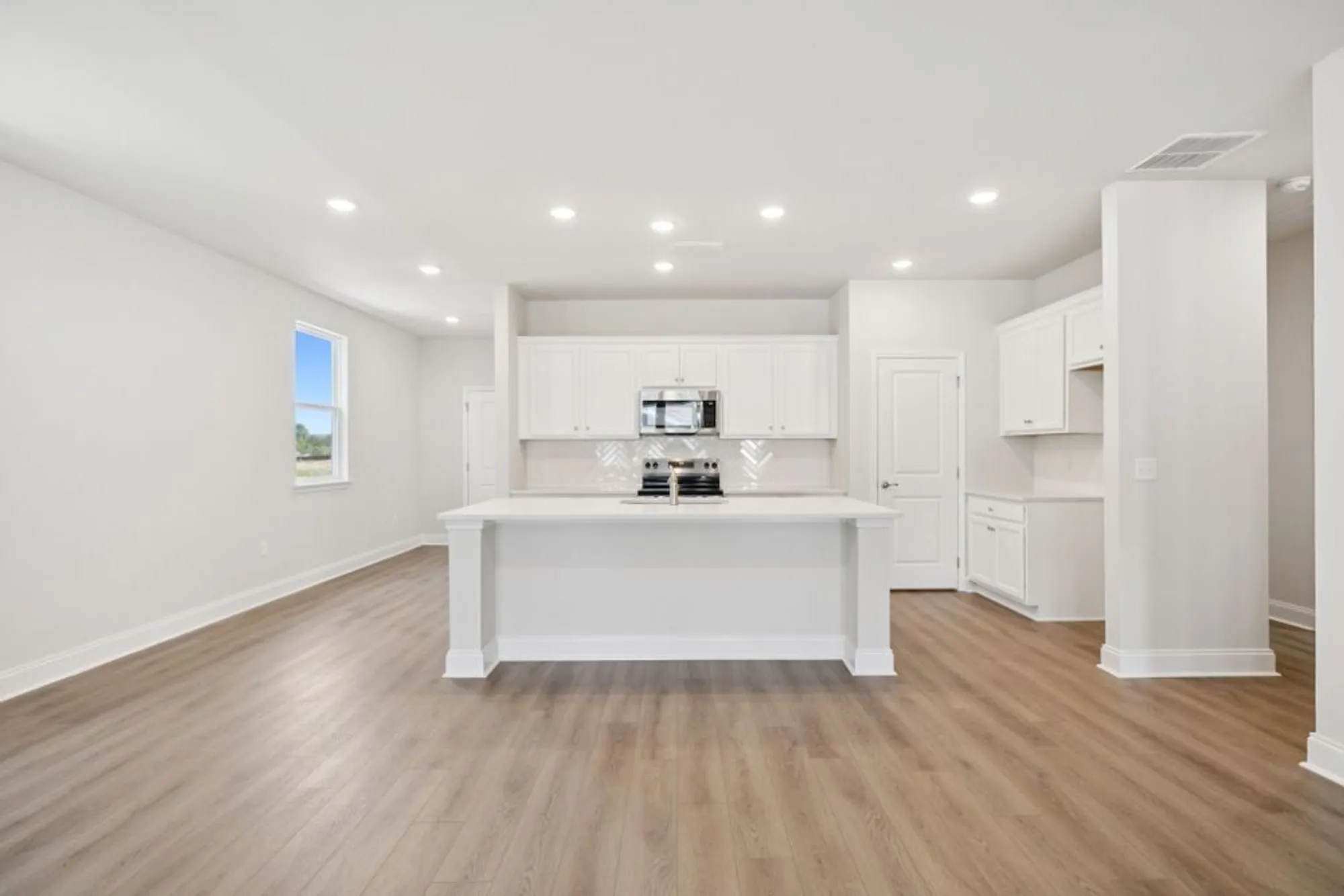 Property Slideshow image 12 of 88 | 308 stonehaus cir, Antioch, TN, 37013