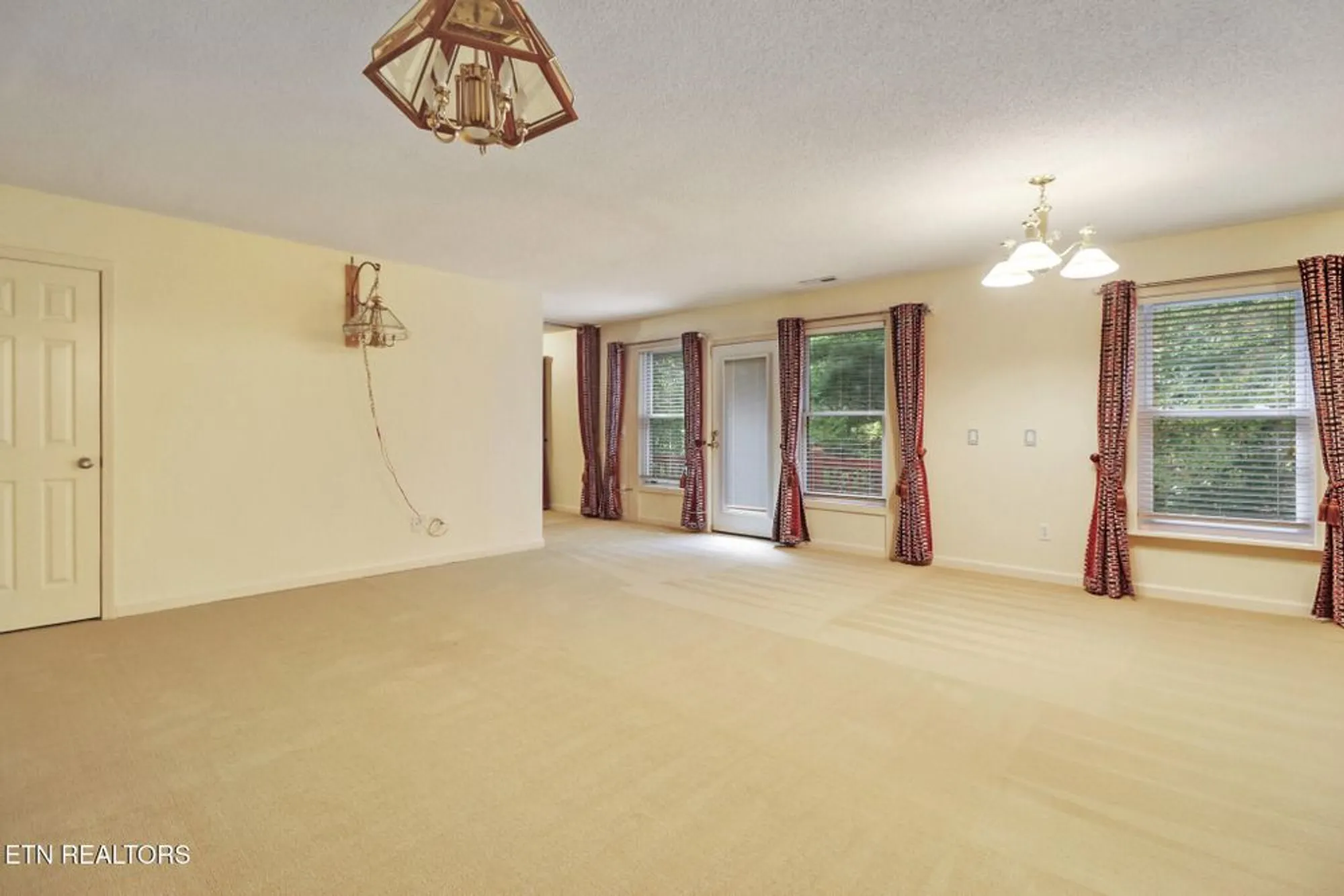 Property Slideshow image 34 of 54 | 104 flossmoor cir, Crossville, TN, 38558