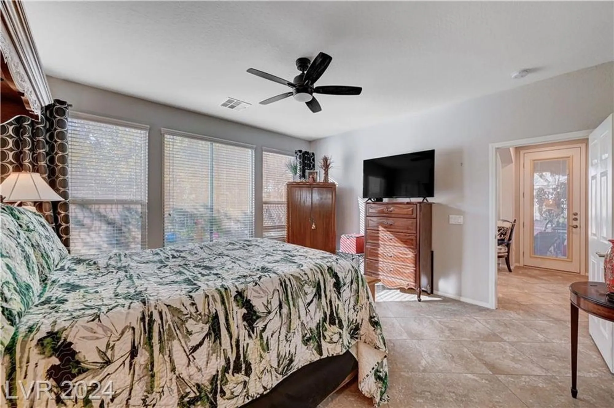 Property Slideshow image 42 of 86 | 5721 keystone crest st, North Las Vegas, NV, 89081