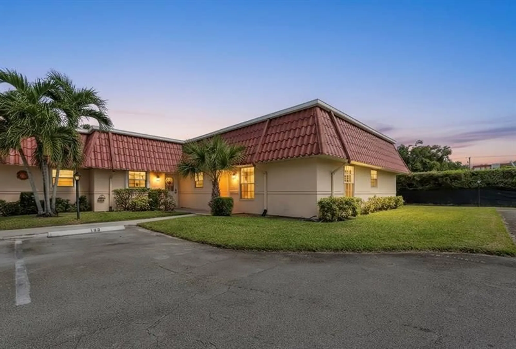 Property Slideshow image 1 of 38 | 123 amherst ln # 123, Lake Worth, FL, 33467