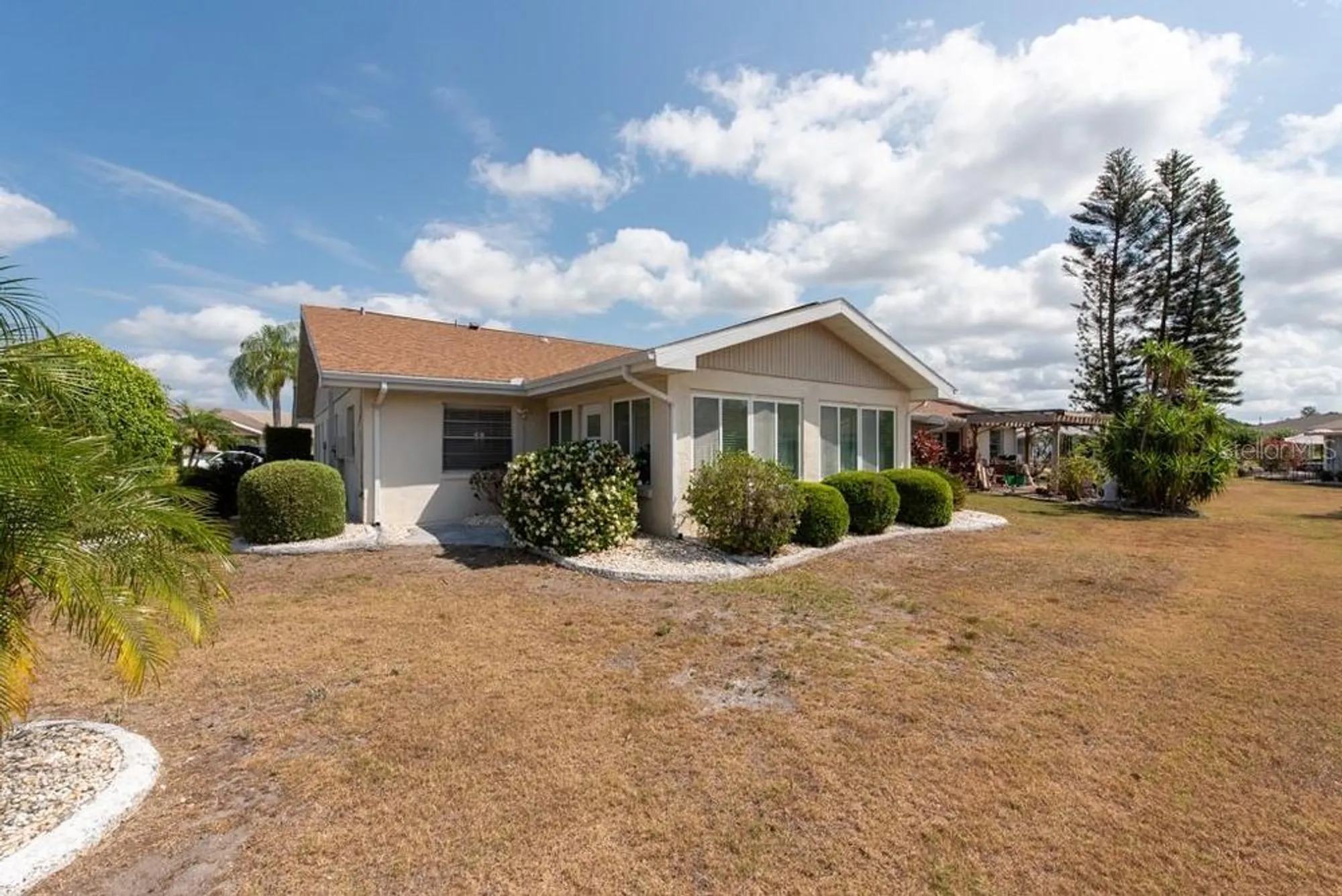 Property Slideshow image 28 of 44 | 106 silverbell ct, Sun City Center, FL, 33573