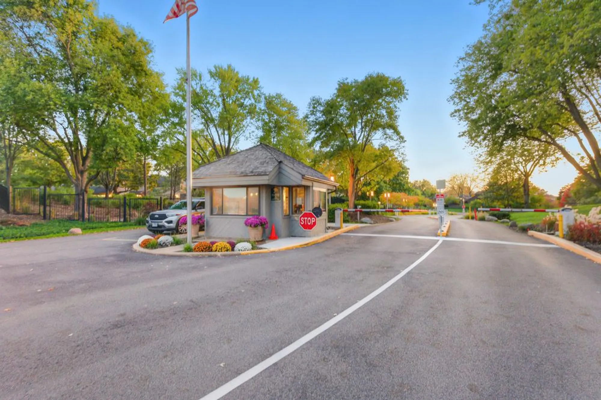 Property Slideshow image 34 of 37 | 294 mallard pt a, Lake Barrington, IL, 60010