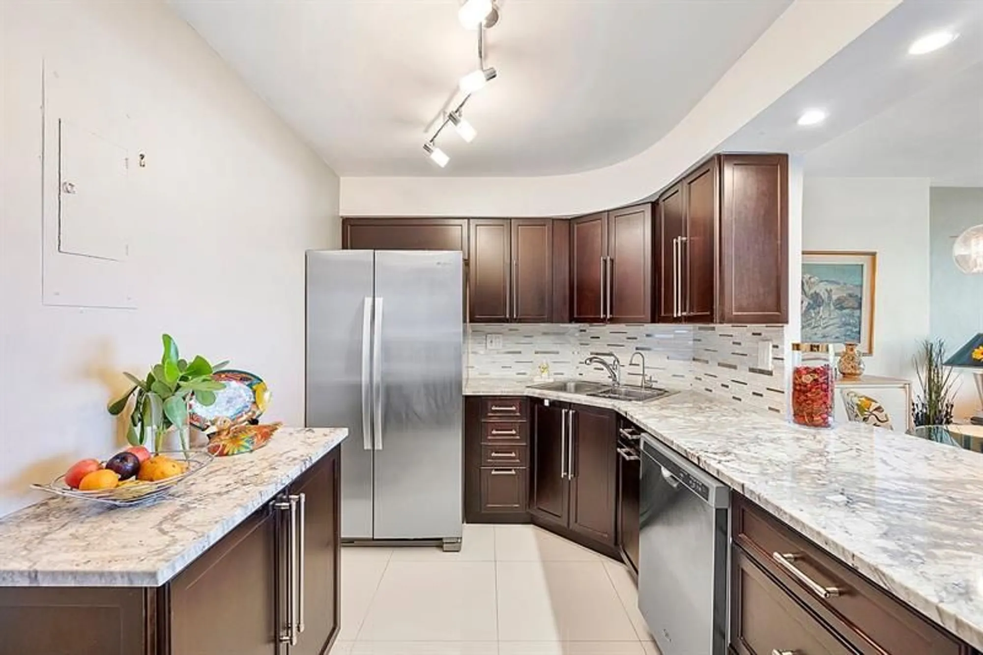Property Slideshow image 10 of 53 | 3300 ne 36th st 303, Fort Lauderdale, FL, 33308
