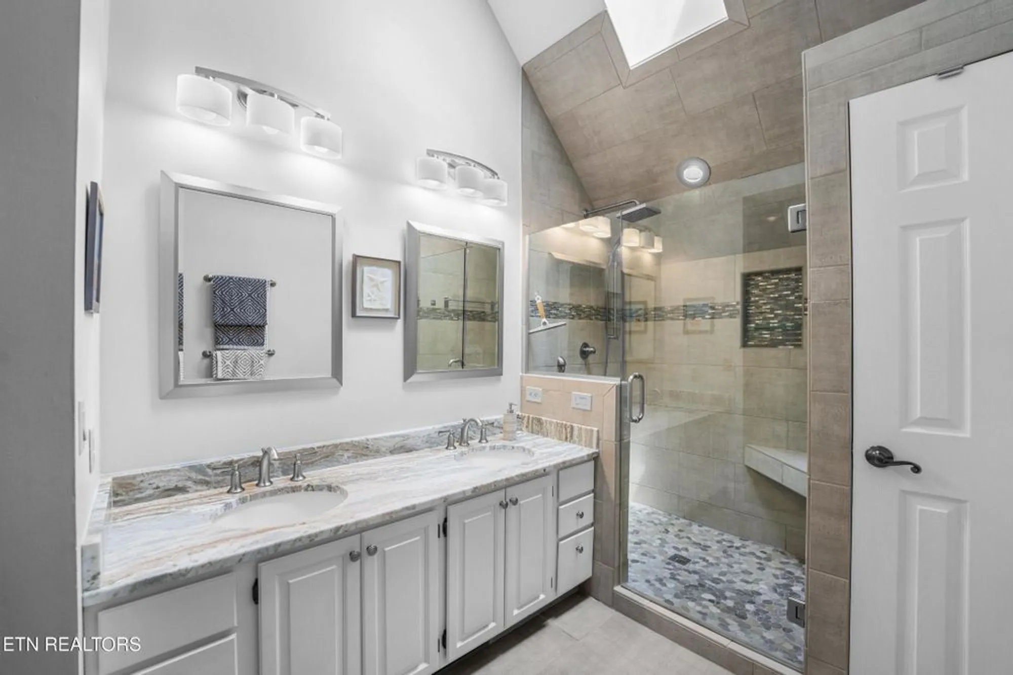 Property Slideshow image 22 of 52 | 116 knollwood ln, Crossville, TN, 38558