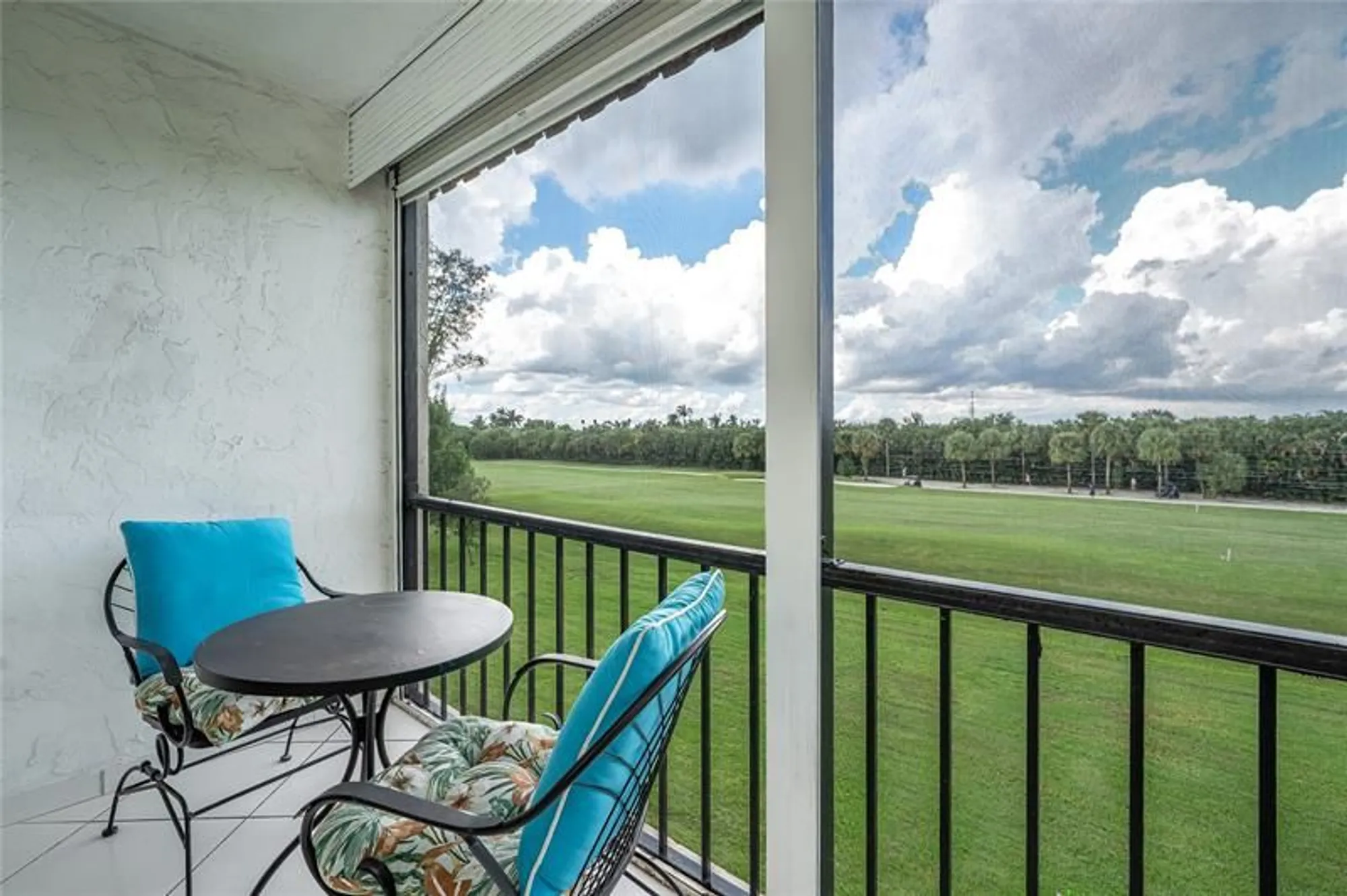 Property Slideshow image 19 of 59 | 9411 n hollybrook lake dr apt 309, Pembroke Pines, FL, 33025