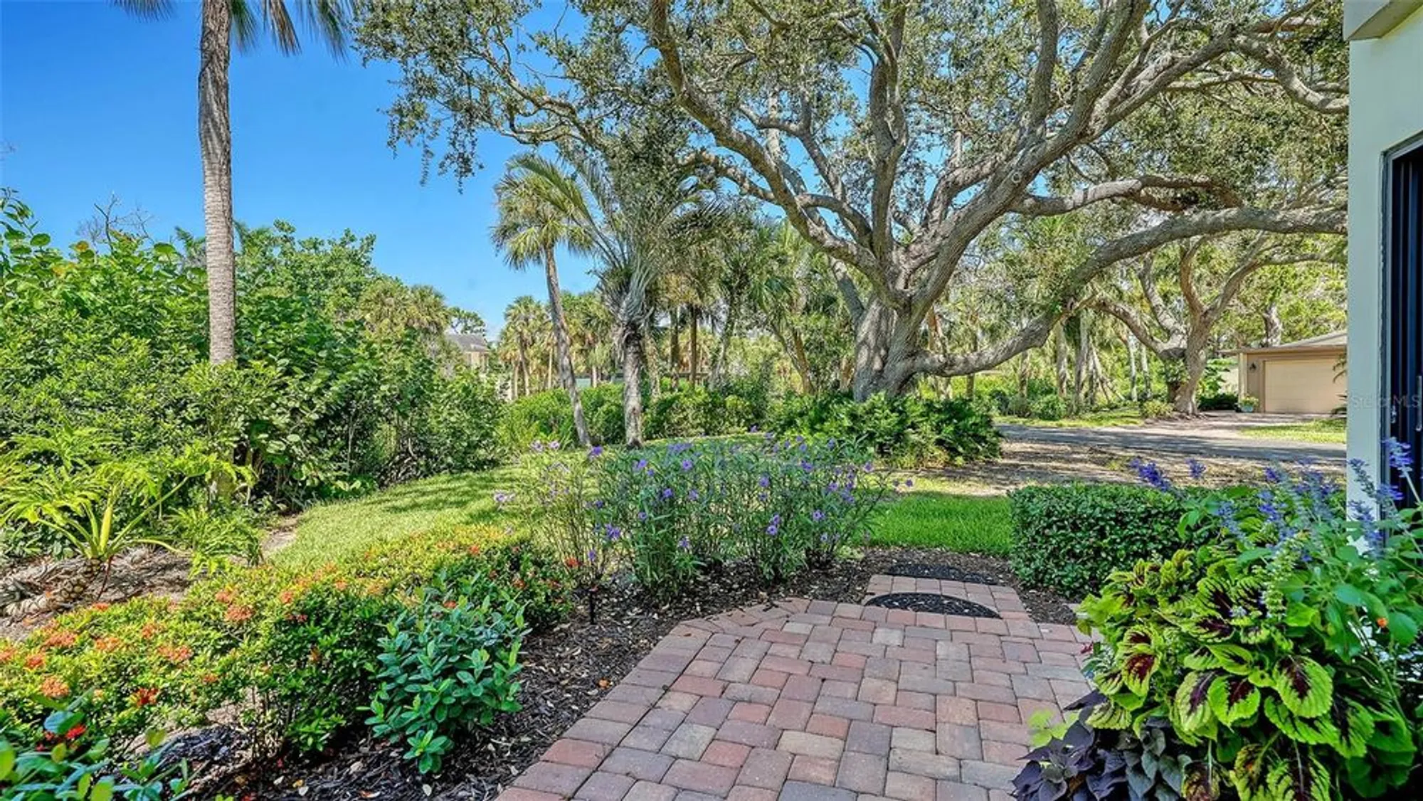 Property Slideshow image 20 of 91 | 225 hourglass way apt 103, Sarasota, FL, 34242