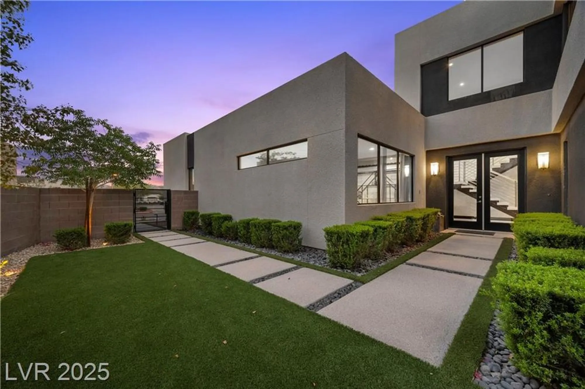 Property Slideshow image 15 of 99 | 5 highland cove ln, Henderson, NV, 89011