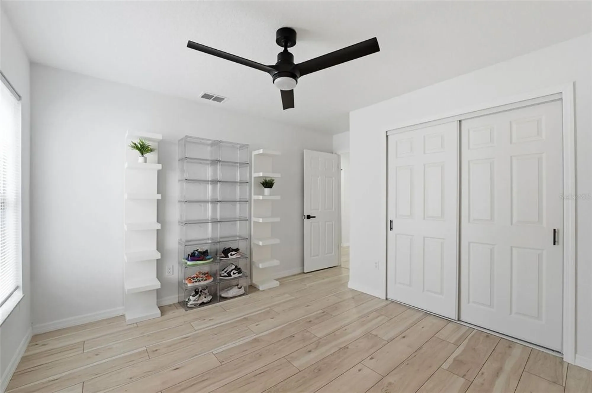 Property Slideshow image 17 of 22 | 8025 san fernando dr, Port Richey, FL, 34668