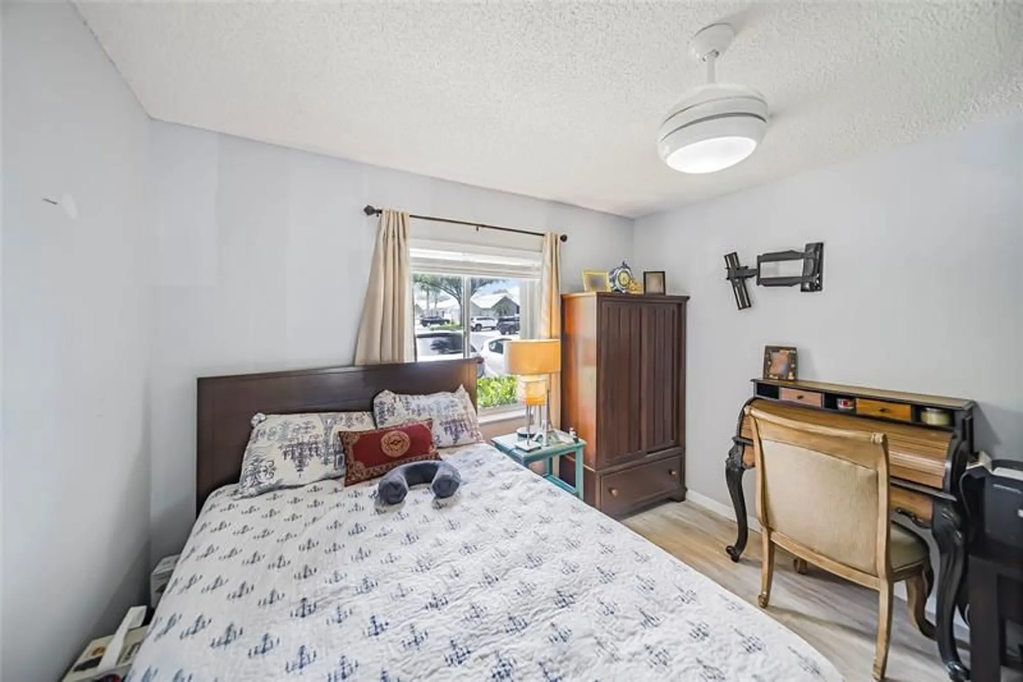 Property Slideshow image 25 of 34 | 18527 horizon ave b, Boca Raton, FL, 33496