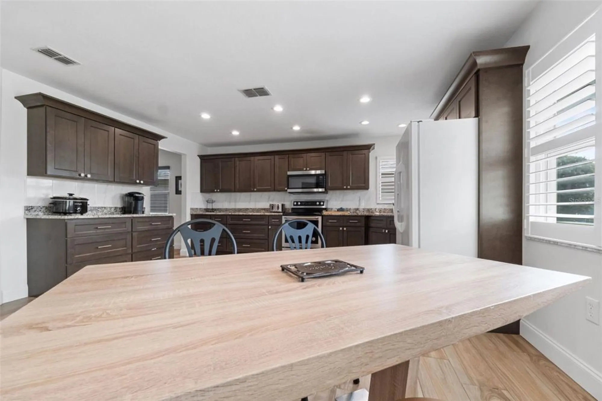 Property Slideshow image 16 of 49 | 1957 prairie dunes cir, Lakeland, FL, 33810