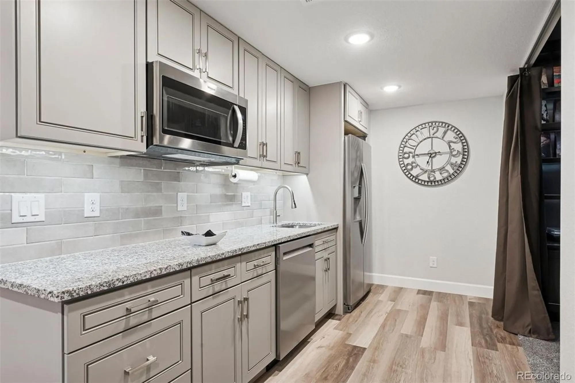 Property Slideshow image 24 of 50 | 532 woodroot cir, Castle Rock, CO, 80104