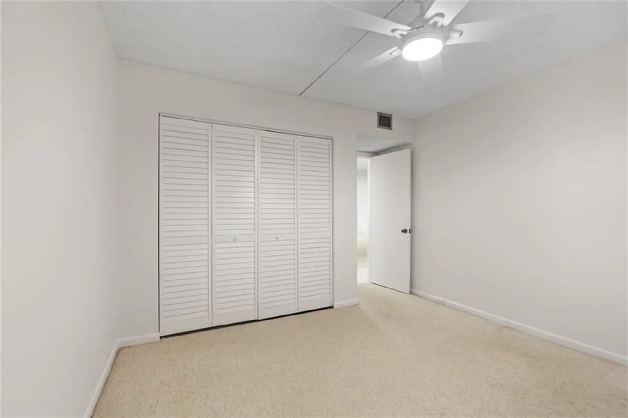 Property Slideshow image 20 of 29 | 1801 eleuthera pt j3, Coconut Creek, FL, 33066