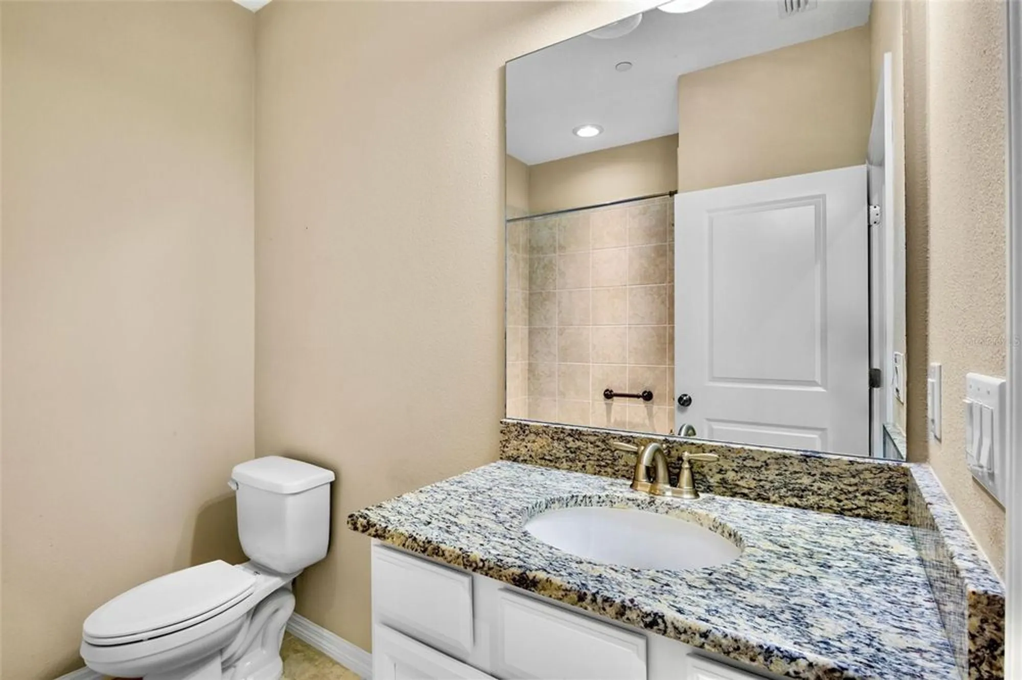 Property Slideshow image 24 of 49 | 5425 cicerone st 103, Sarasota, FL, 34238